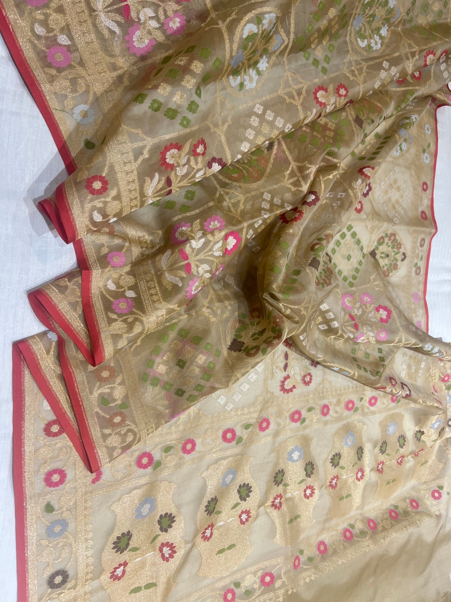 Banarasi Kora Silk Katwork jamdani with Elegant Border Silk Handloom Saree