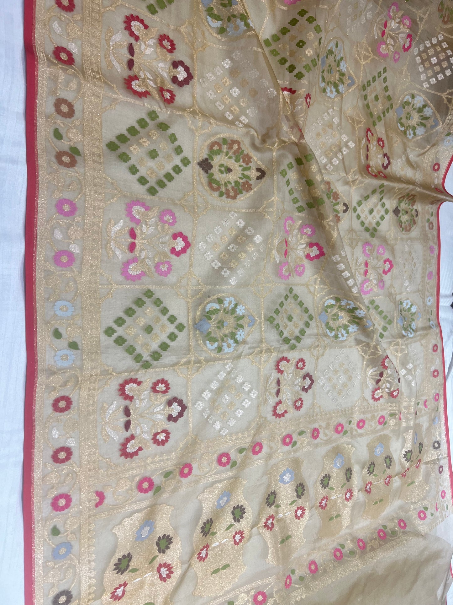 Banarasi Kora Silk Katwork jamdani with Elegant Border Silk Handloom Saree