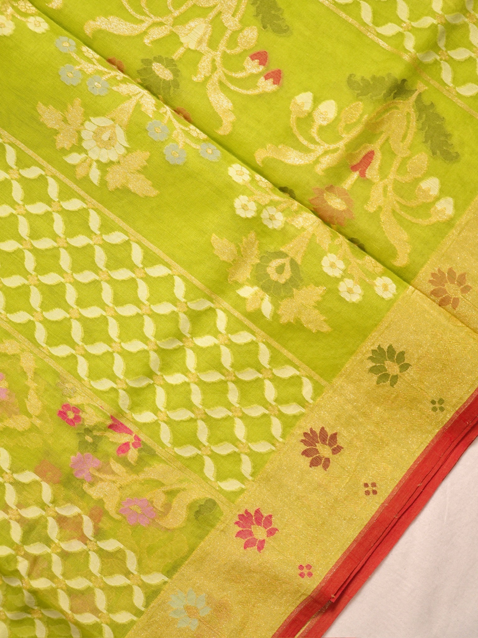 Pista Green Elegant Kora Jamdani Silk Saree | Handwoven Floral Zari Work