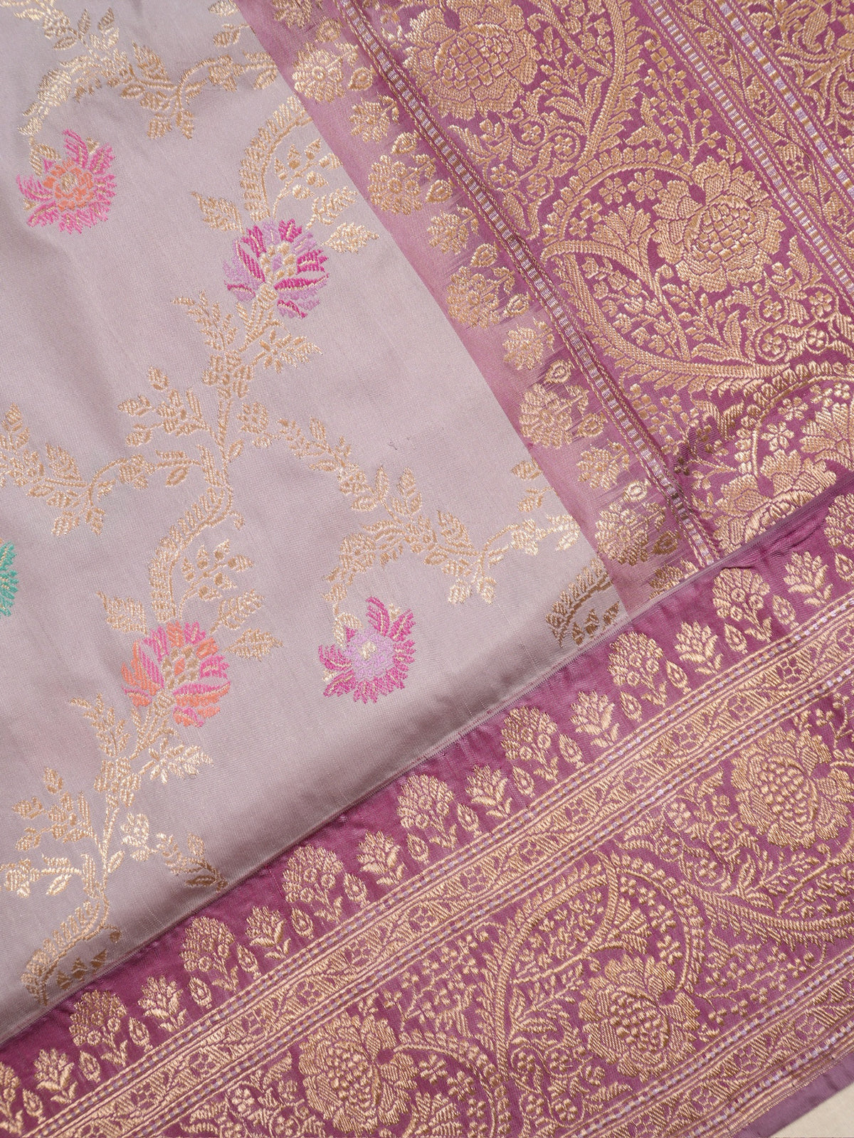 Lilac Pure Katan Silk Kadiyal Border Banarasi handwoven Saree