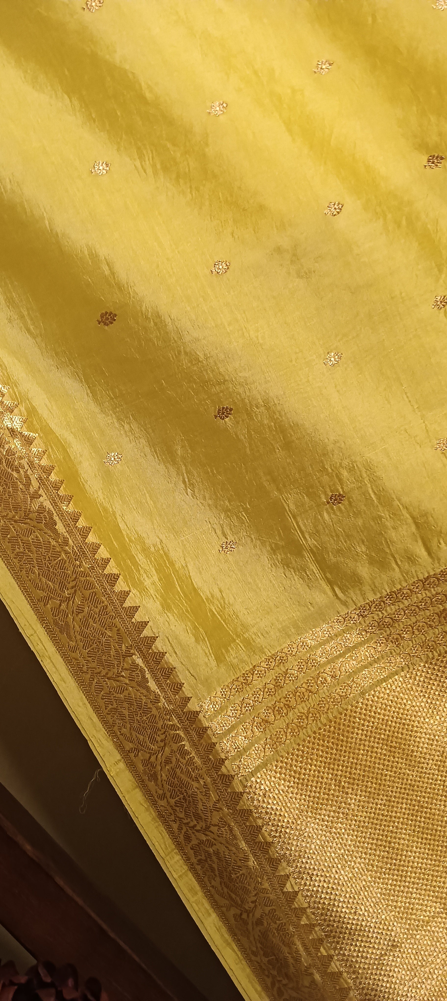 Butter Yellow Gold Pure Banarasi Puna Silk Saree