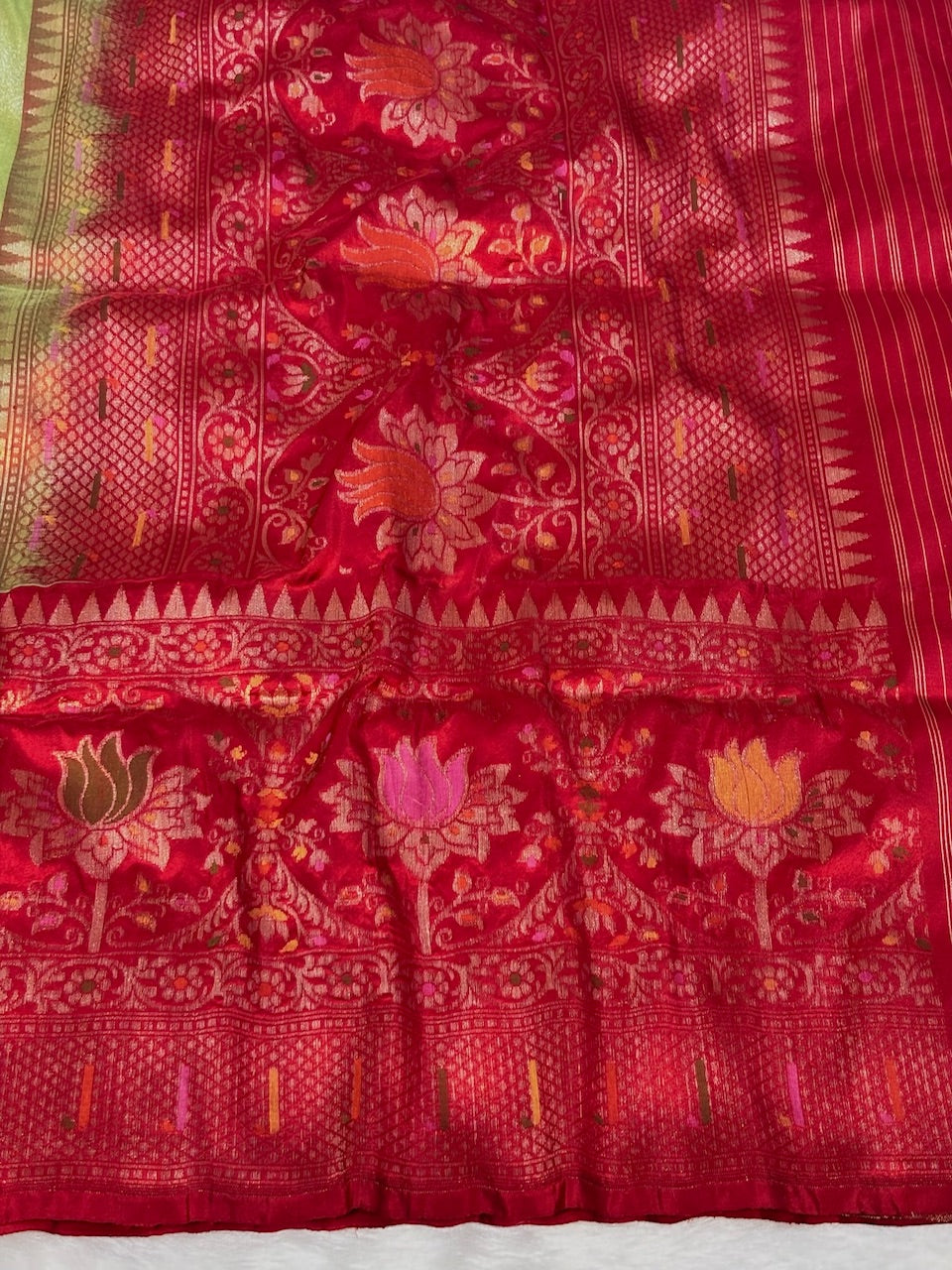 Leaf Green Handwoven Pure Banarasi Tissue Silk Saree