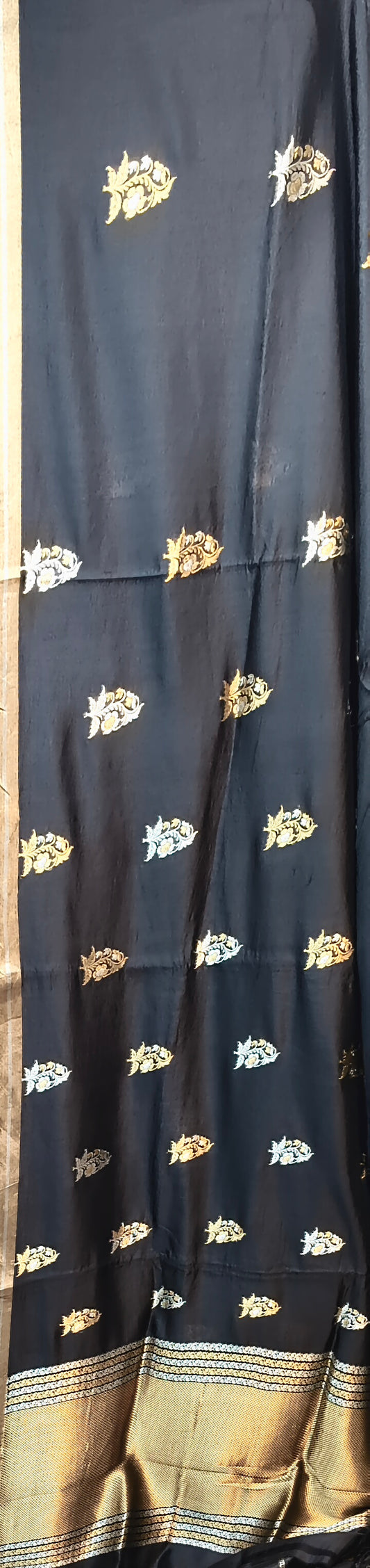 Black Pure Row Mango Booti Border Silver Gold Zari Aanchal Booti Saree