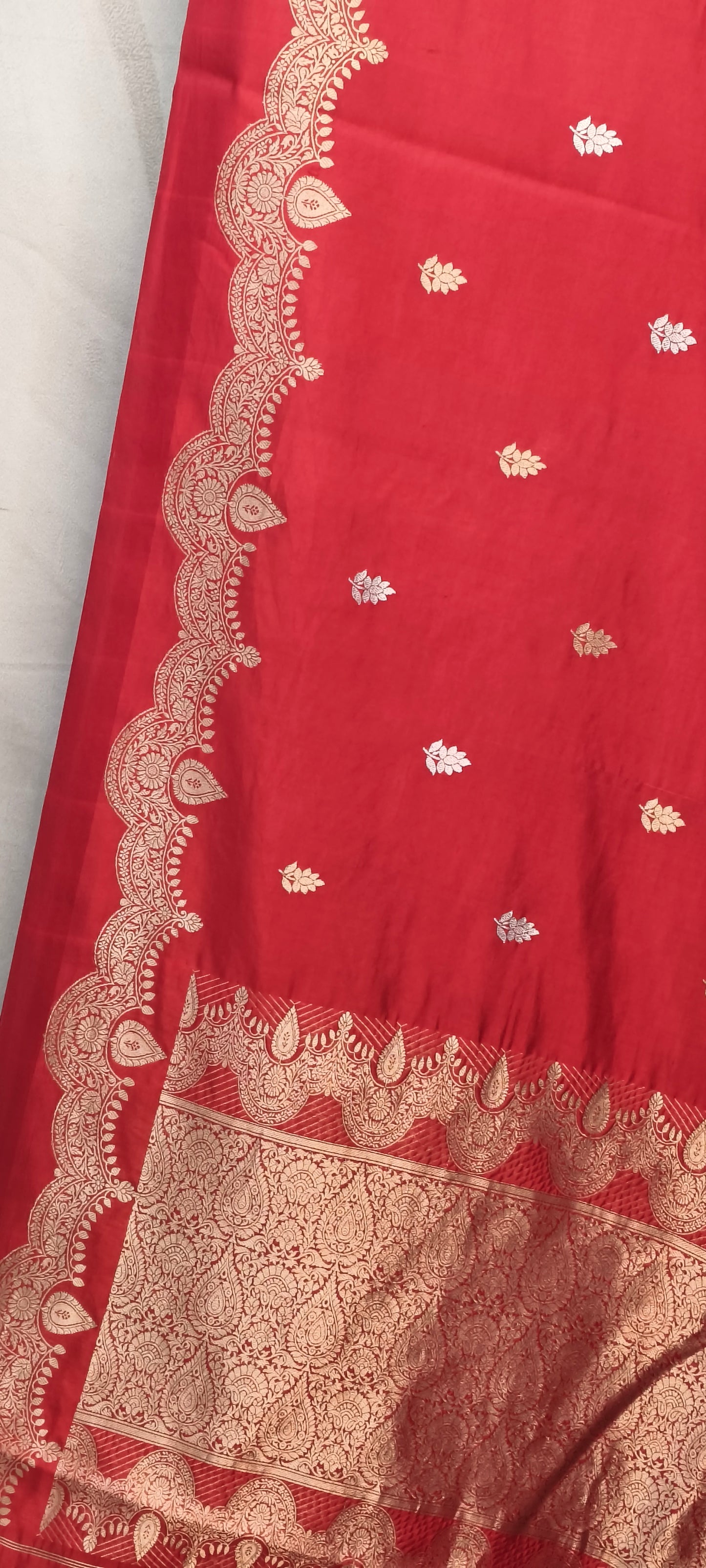 Red Pure Row Mango Banarasi Border Zari Aanchal Booti Saree