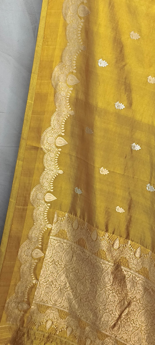 Yellow Pure Row Mango Silk Silver Gold Zari Border Aanchal Booti Saree