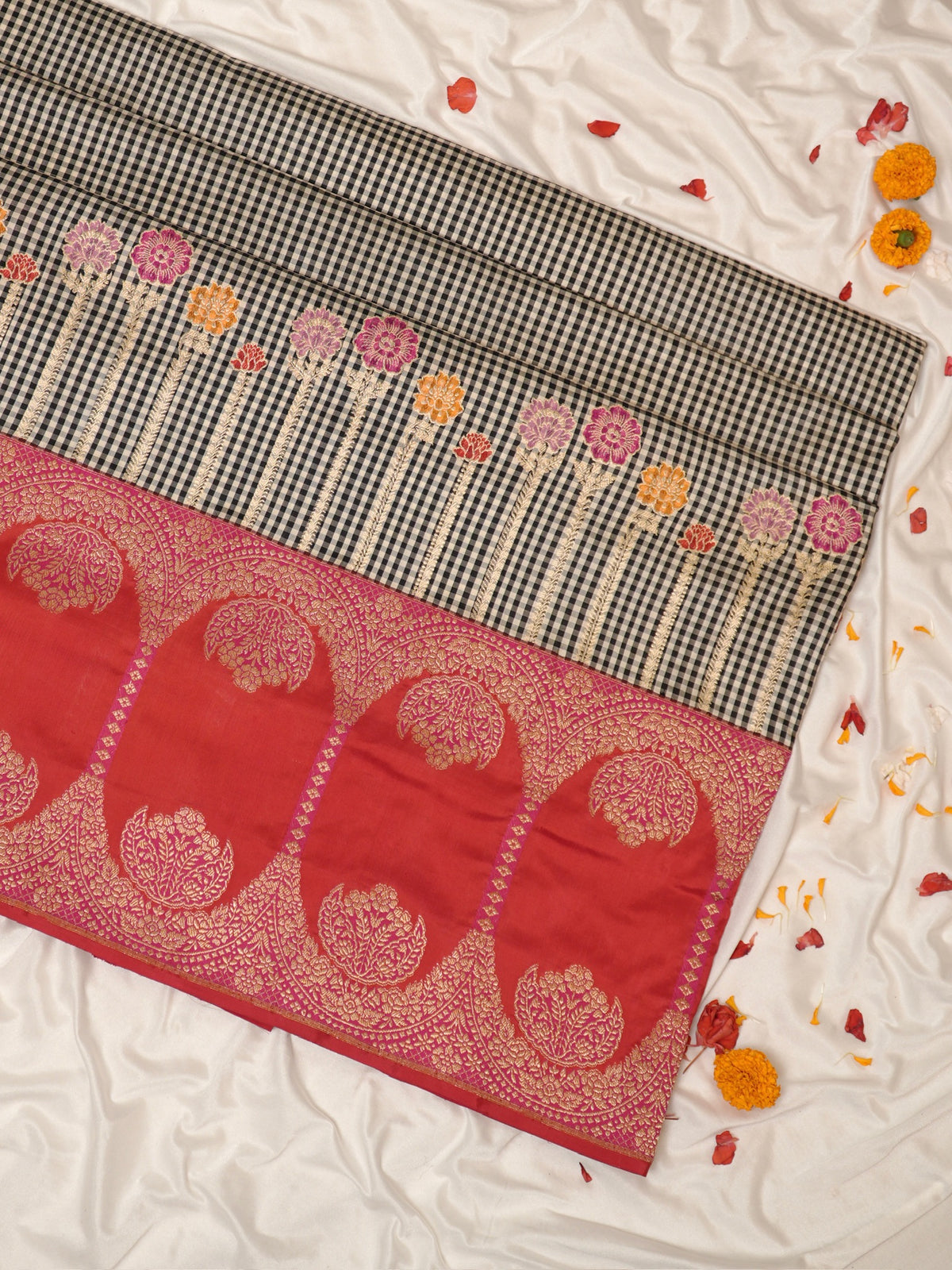 Black Pure Katan Silk Kadiyal Border Banarasi handwoven Saree
