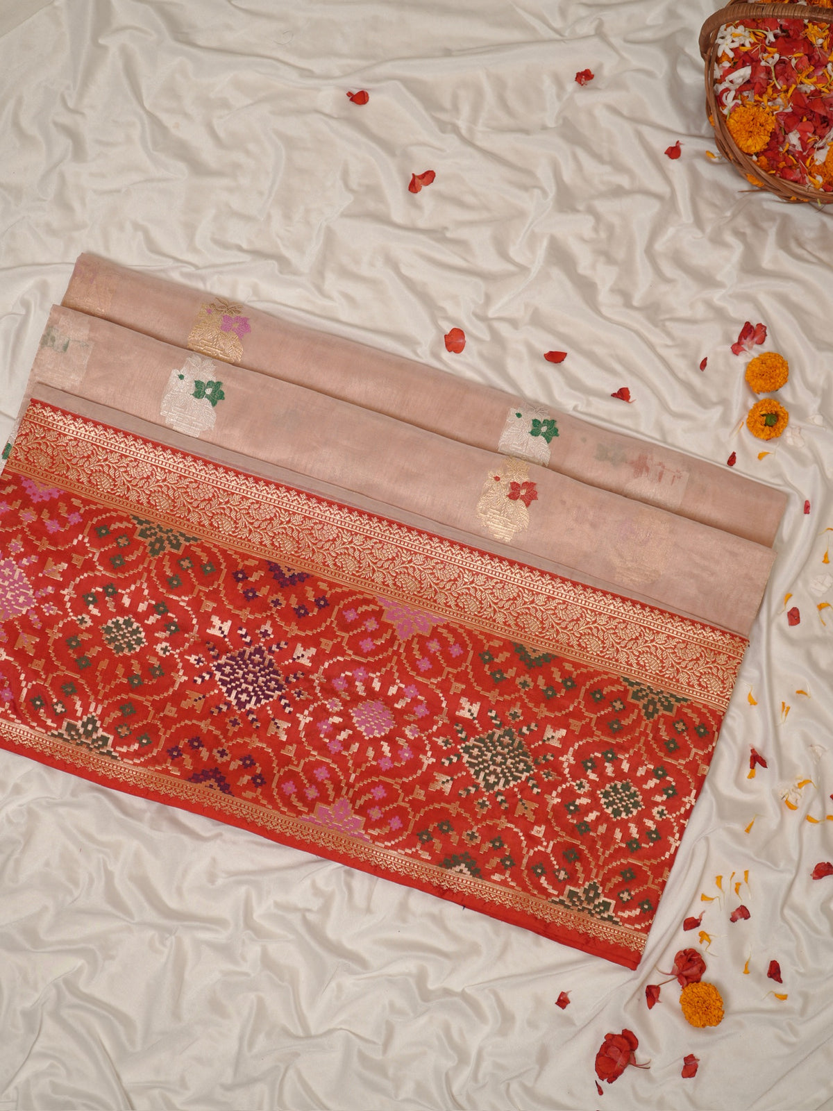 Rose Gold Pure Katan Tissue Silk Kadiyal Border Banarasi handwoven Saree
