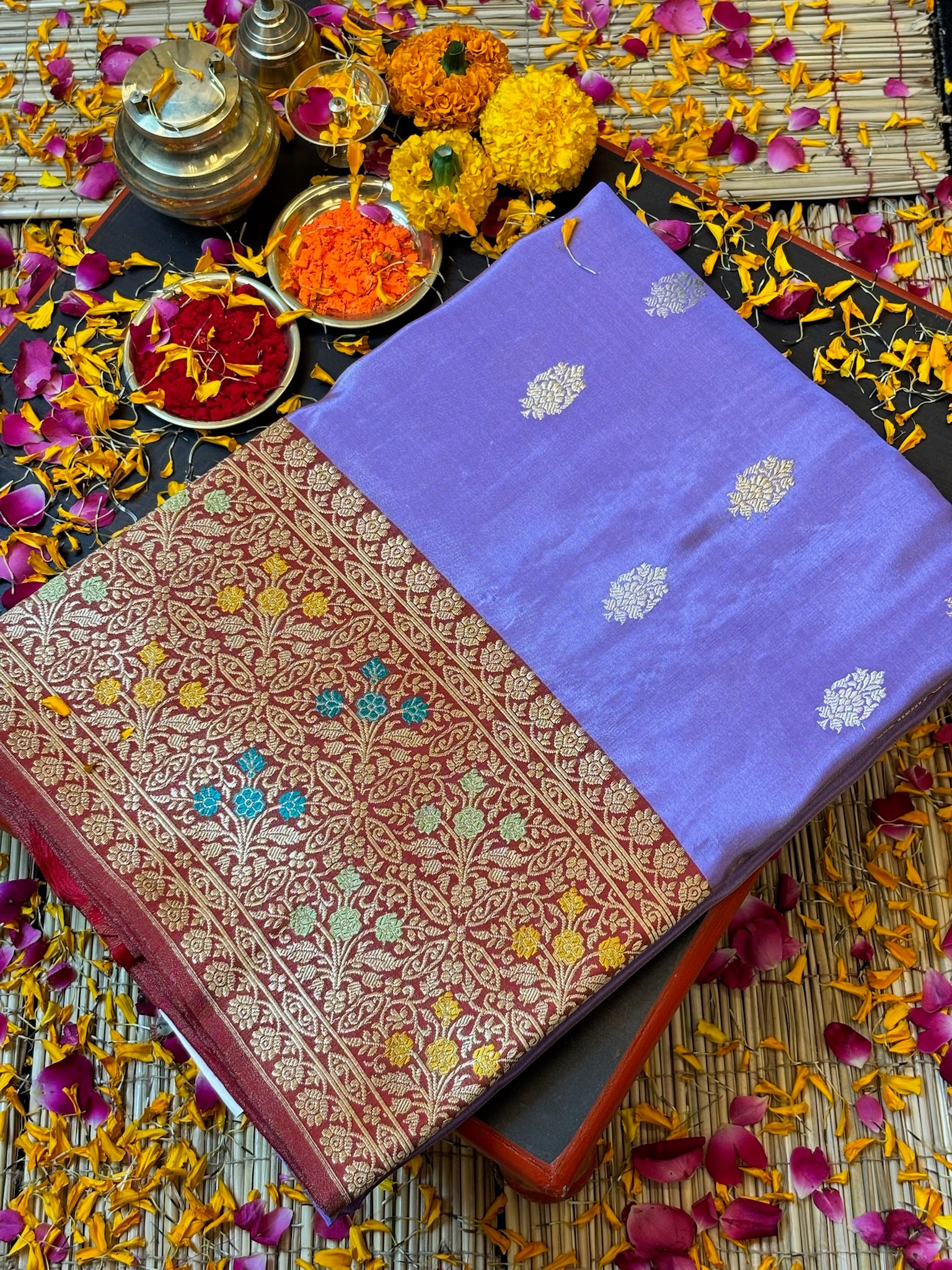 Lavender Handwoven Pure Banarasi Tissue Silk Saree