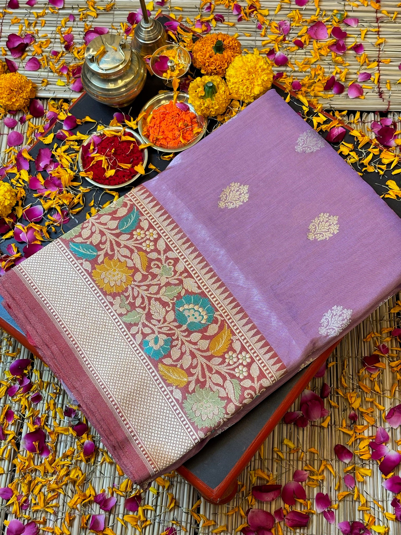 Lavender Handwoven Pure Banarasi Tissue Silk Saree