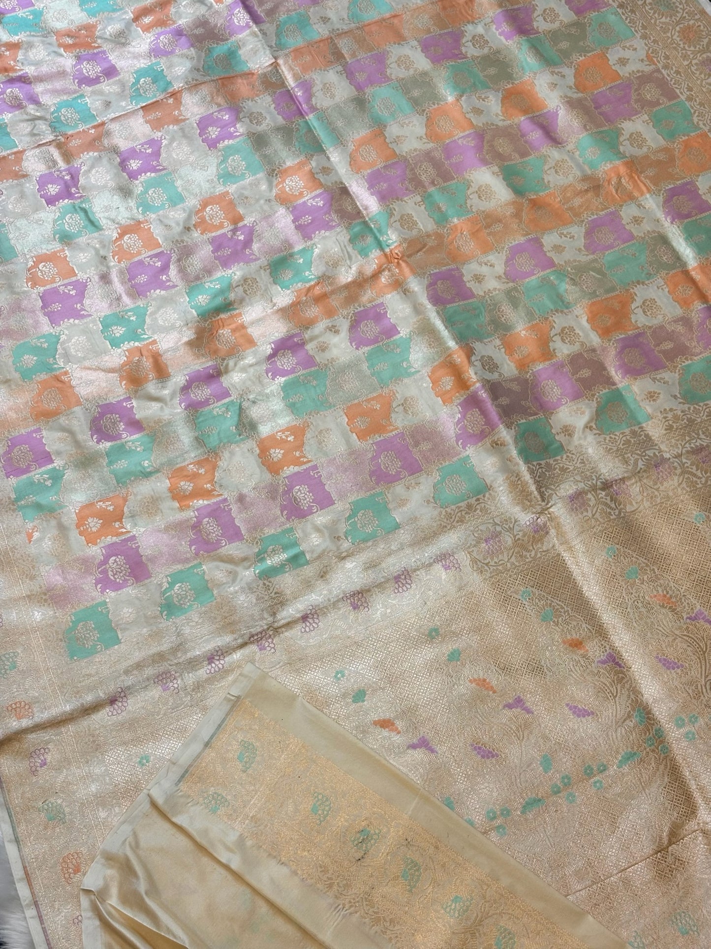 Ivory Banarasi Rangkaat Pure Silk Saree