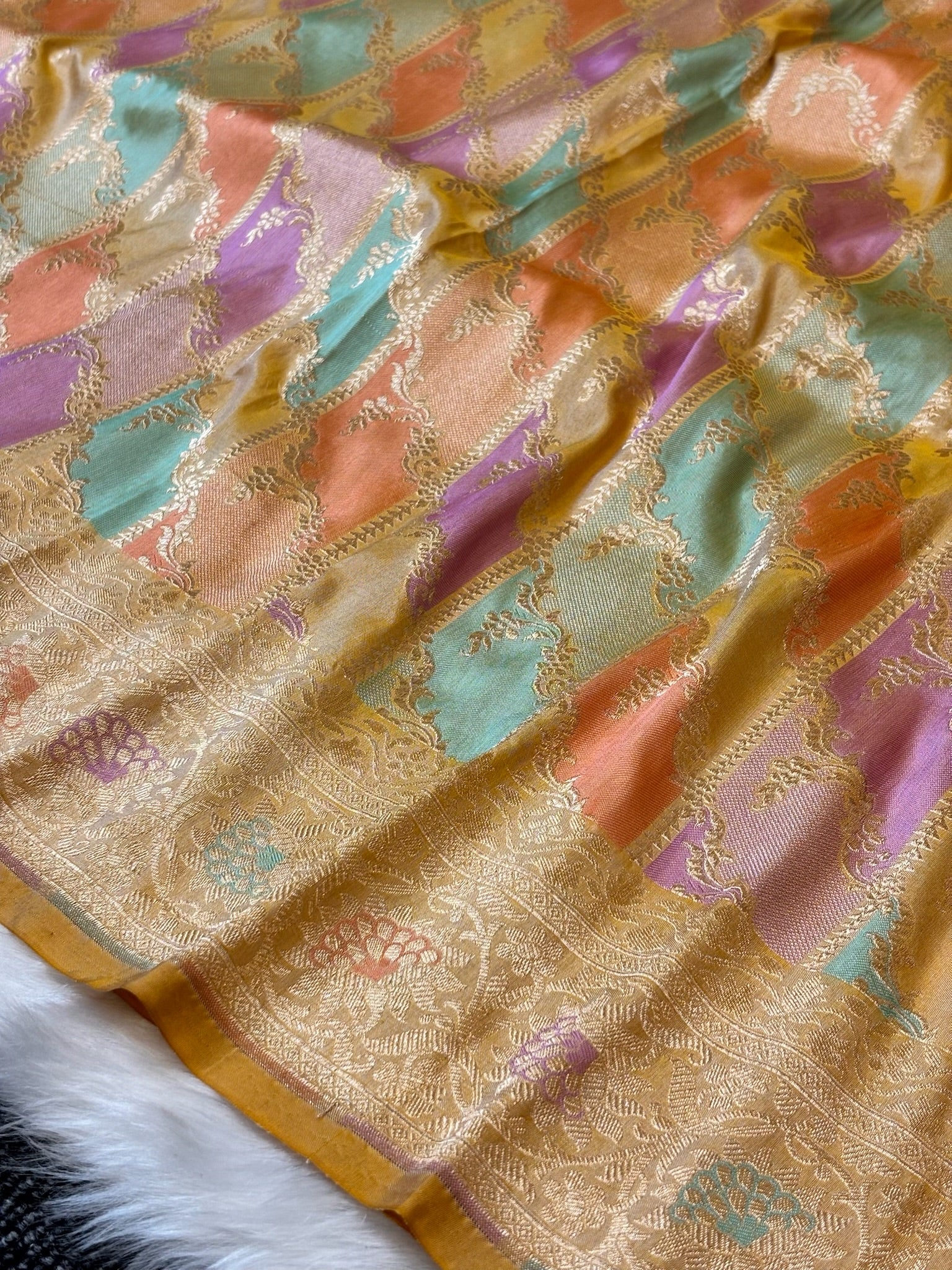 Gold Banarasi Rangkaat Pure Silk Saree