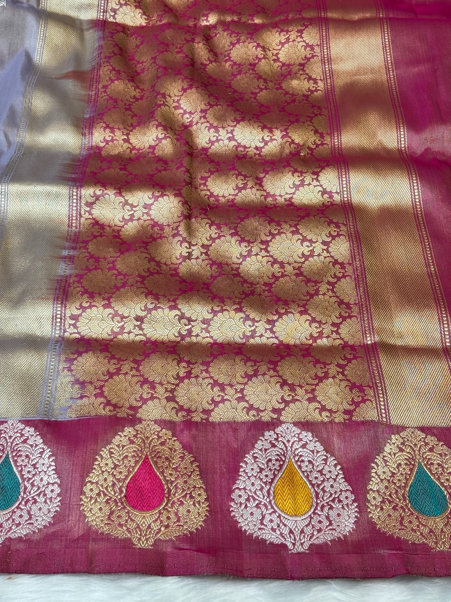 Silver mauve Handwoven Pure Banarasi Tissue Silk Saree