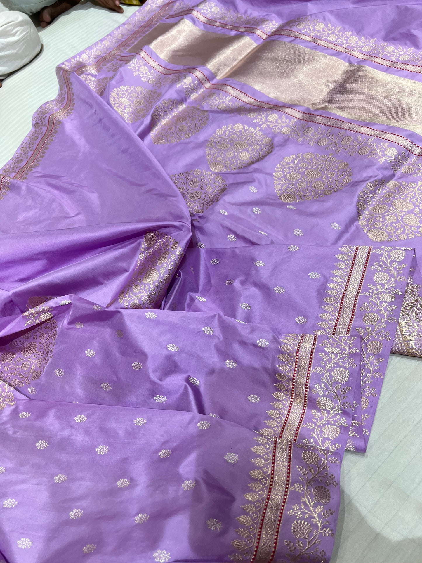 Handloom Banarasi Katan Silk Kadhua Iskat buti