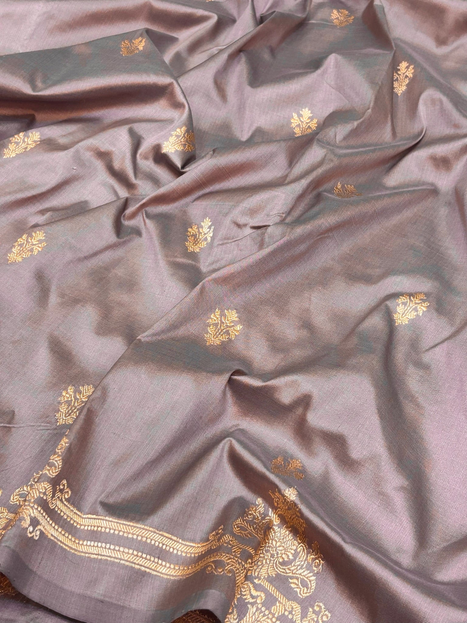Premium Dusty Lavender Zari Buti Saree with Intricate Gold Border | Elegant Ethnic Wear for Festive & Wedding