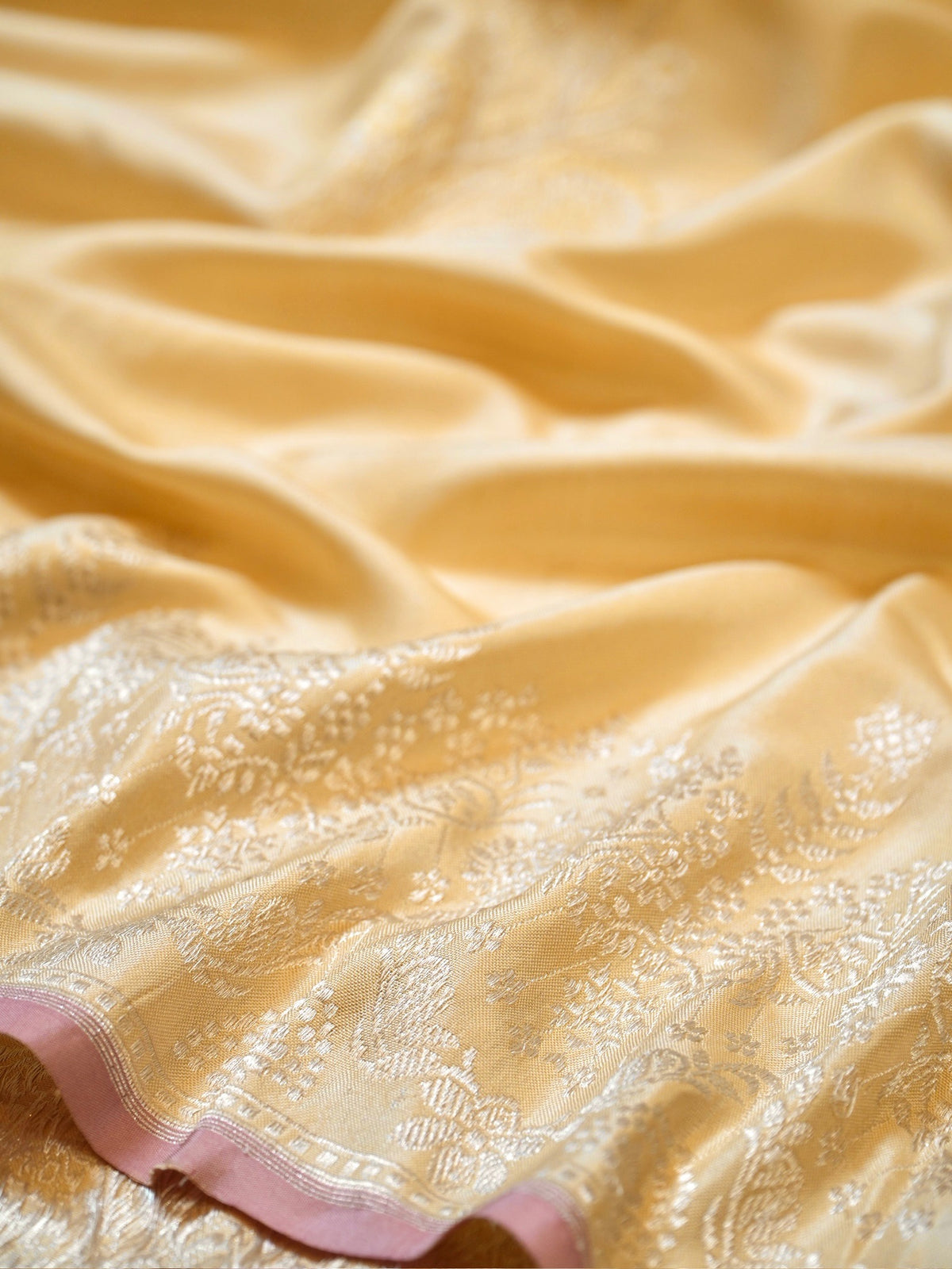 Ivory 100% Pure Ektara Handwoven Silk Saree with Zari Work