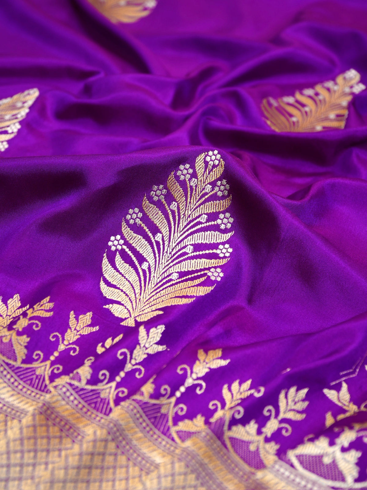 Purple 100% Pure Ektara Handwoven Silk Saree with Zari Work
