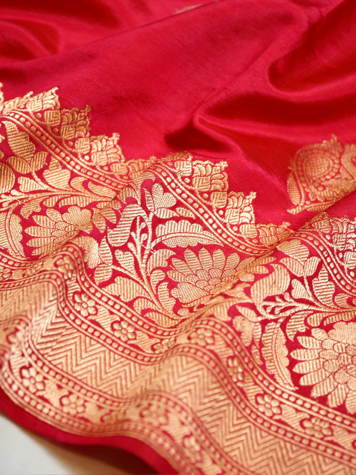 Red 100% Pure Katan Handwoven Silk Saree with Zari Work