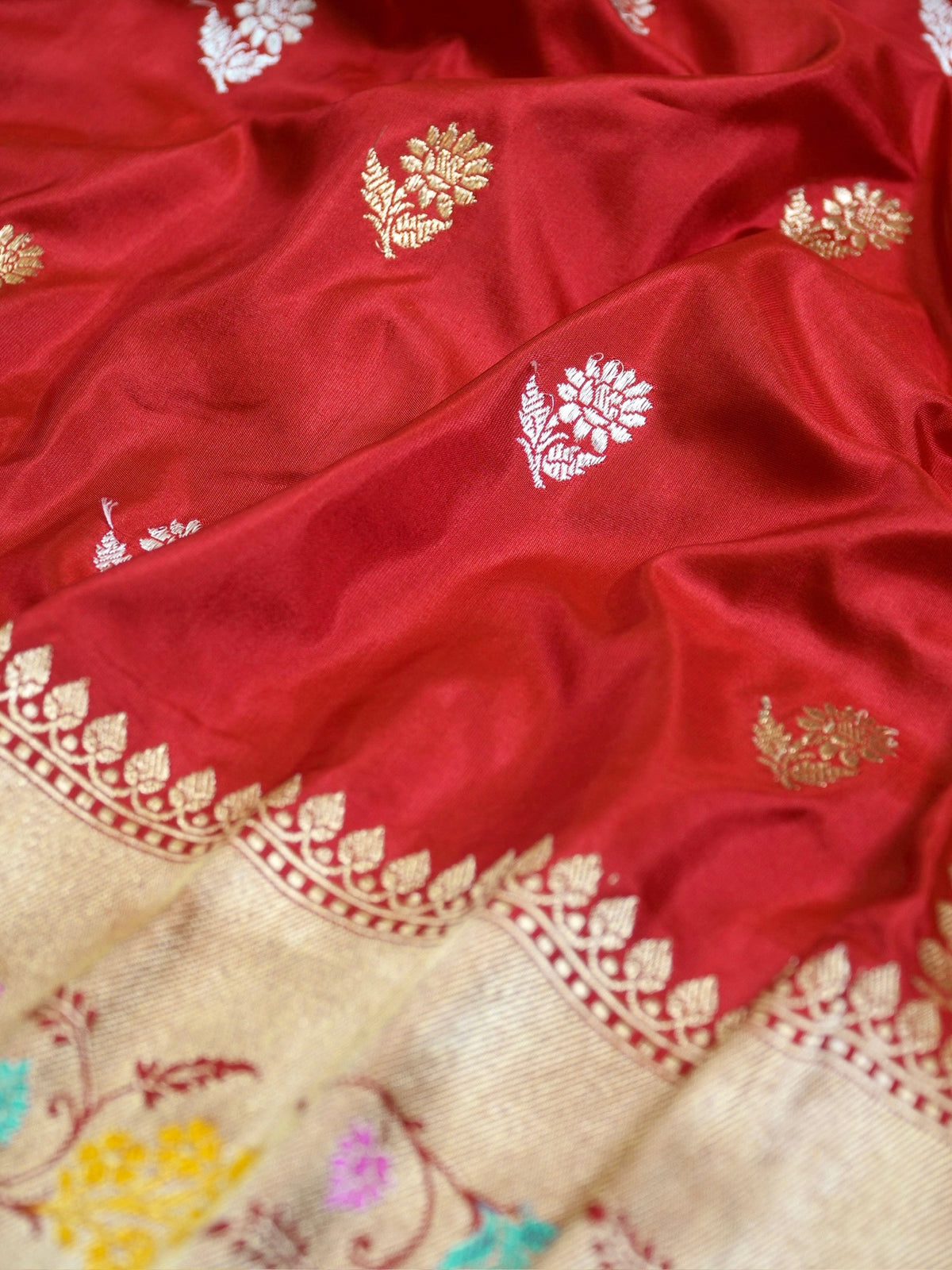 Red 100% Pure Katan Handwoven Silk Saree with Zari Work