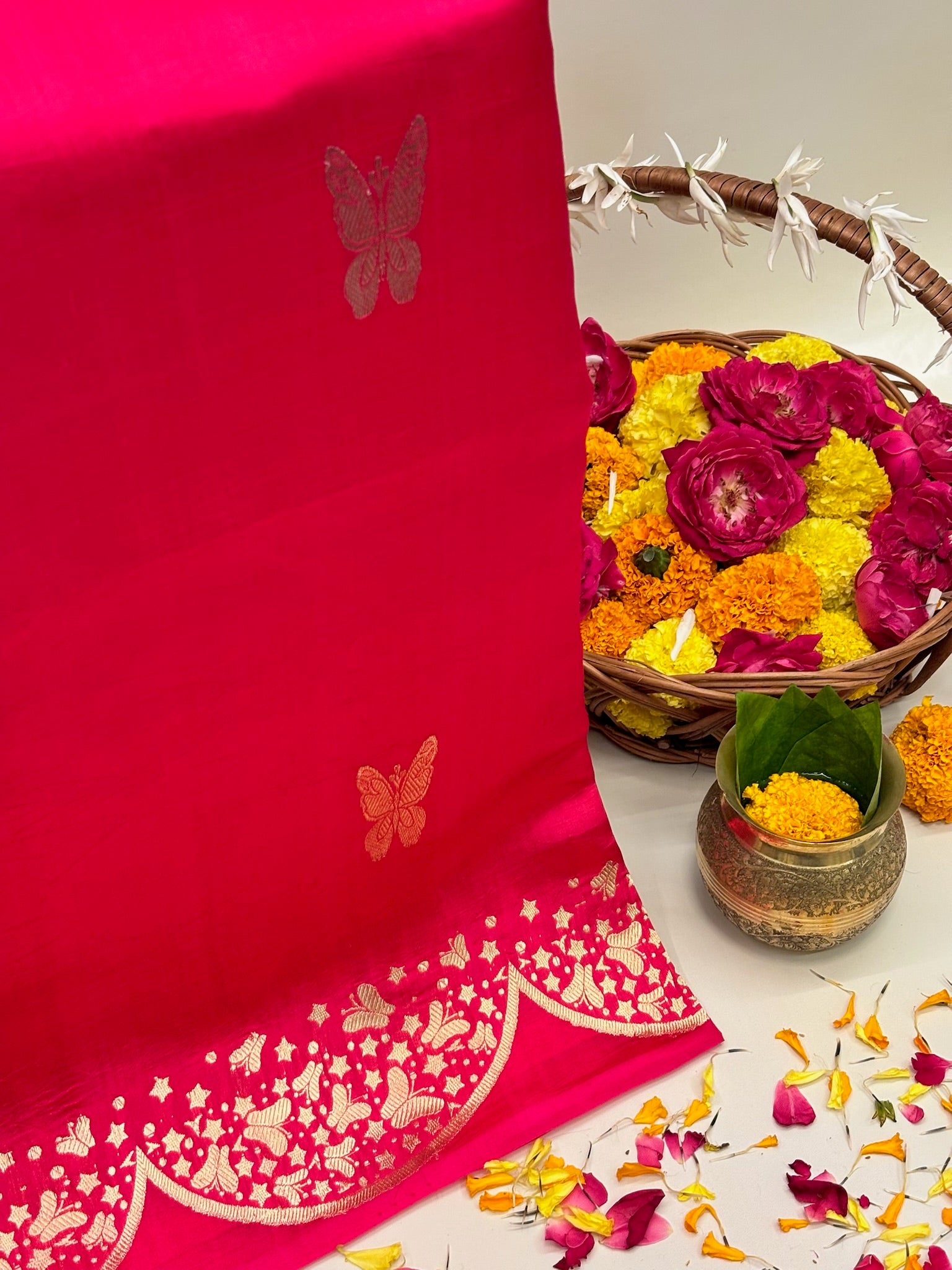 Apple Pink Premium Banarasi Soft Silk Saree – 100% Handwoven | Elegant & Timeless Design