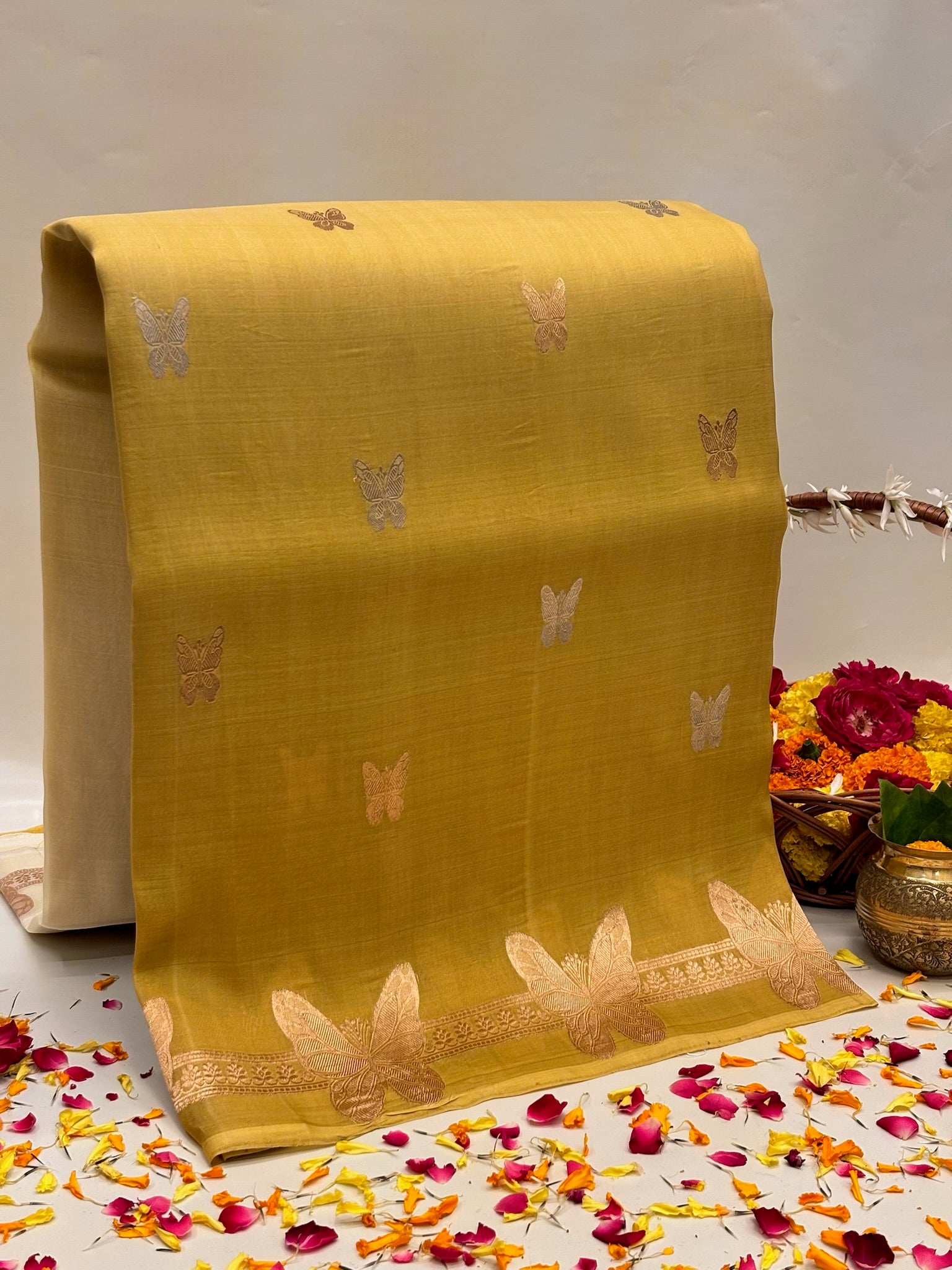 Musterd Premium Banarasi Kora Organza Silk Saree – 100% Handwoven | Elegant & Timeless Design