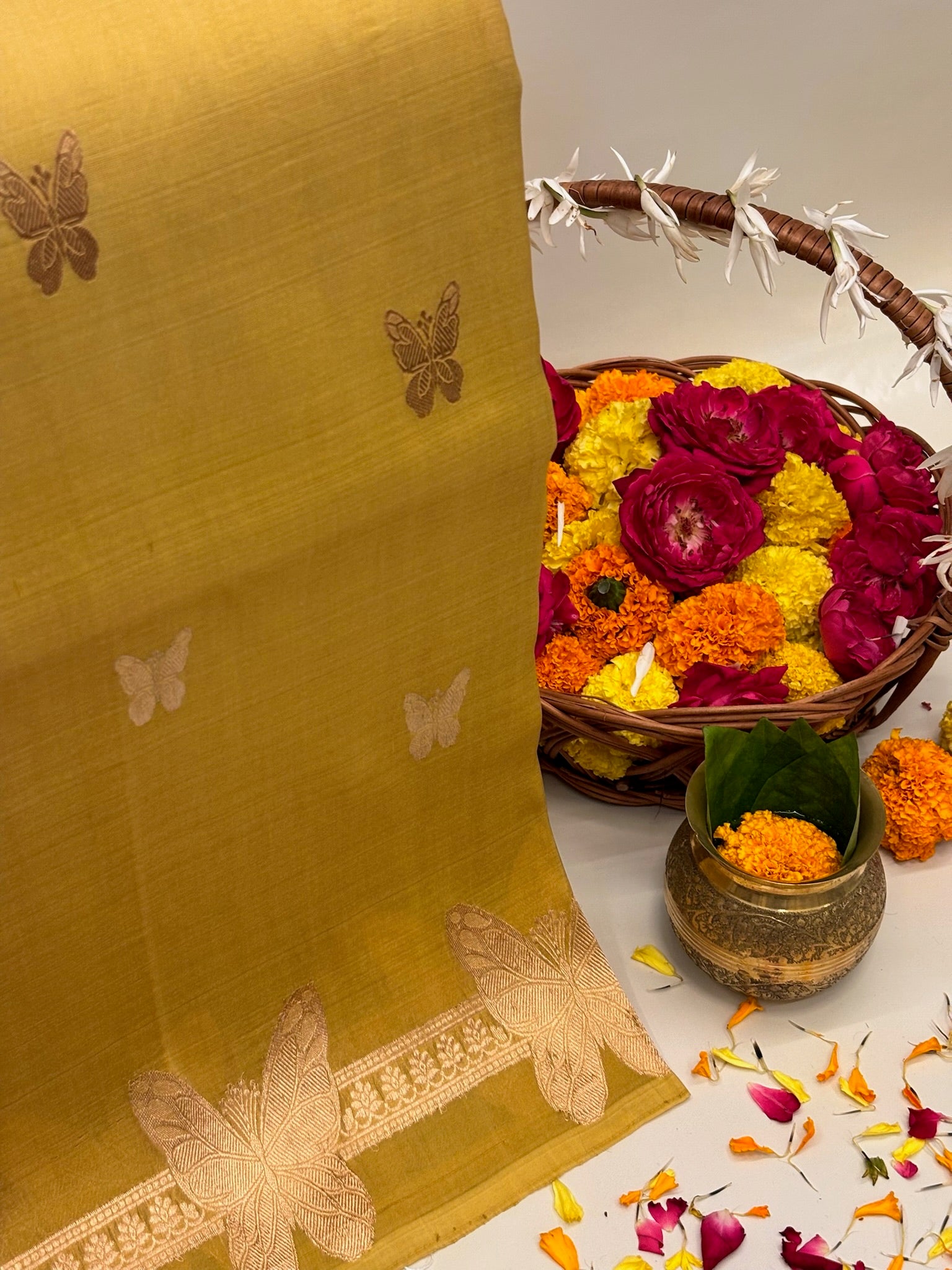 Musterd Premium Banarasi Kora Organza Silk Saree – 100% Handwoven | Elegant & Timeless Design