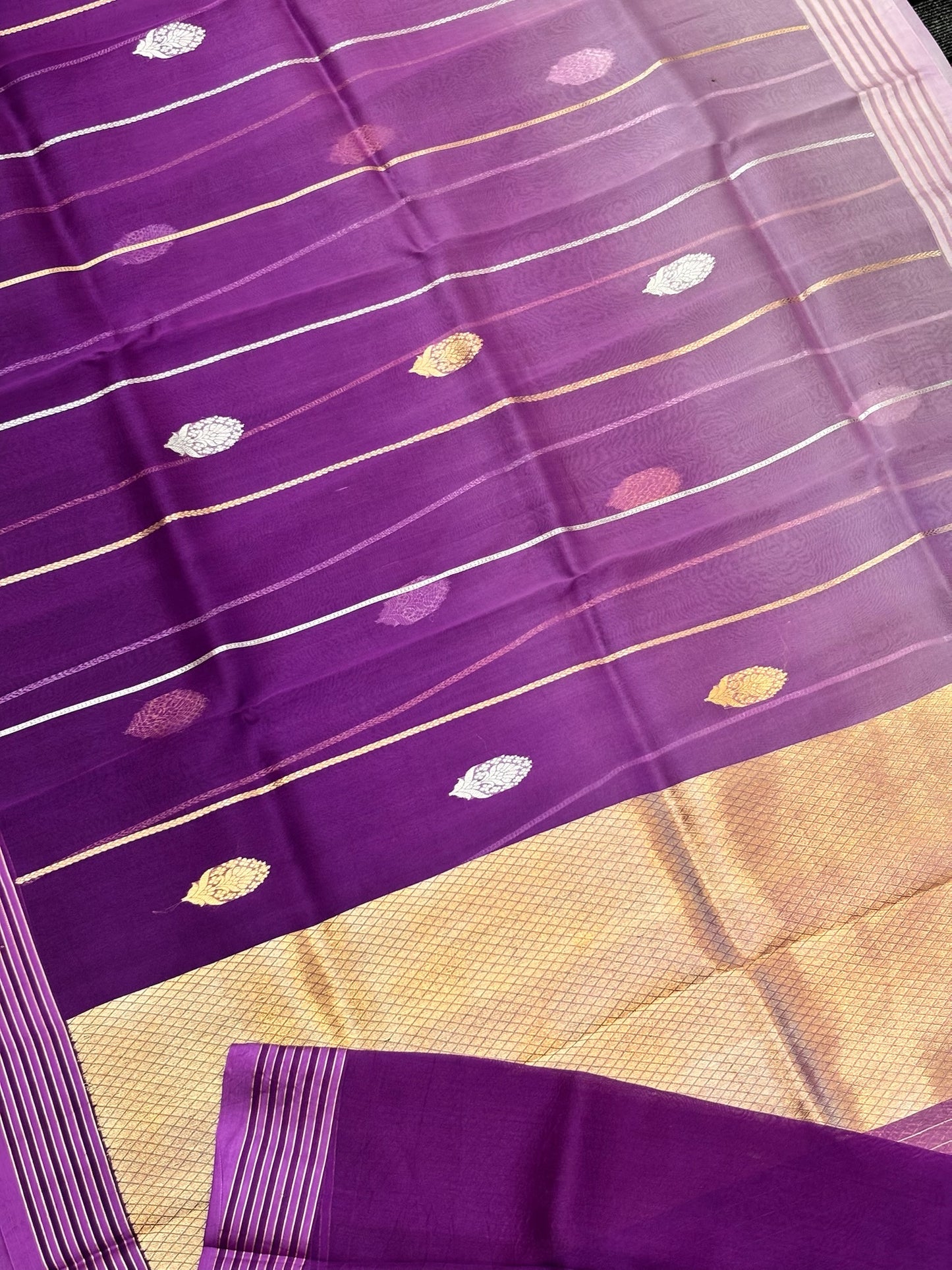 Lavender Premium Banarasi Kora Organza Silk Saree – 100% Handwoven | Elegant & Timeless Design