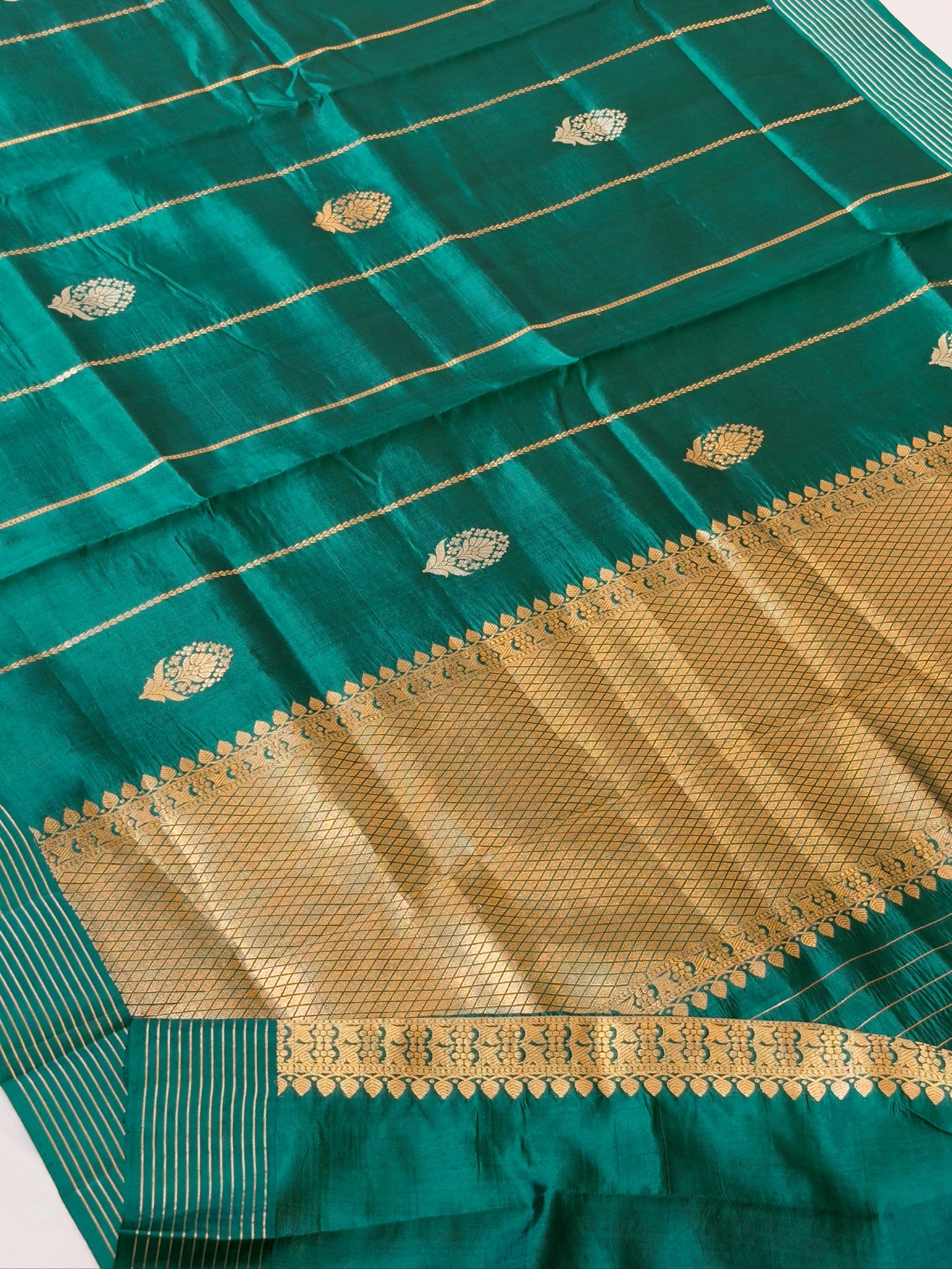 Bottle Greeen 100% Pure Soft Katan Silk Handwoven Saree