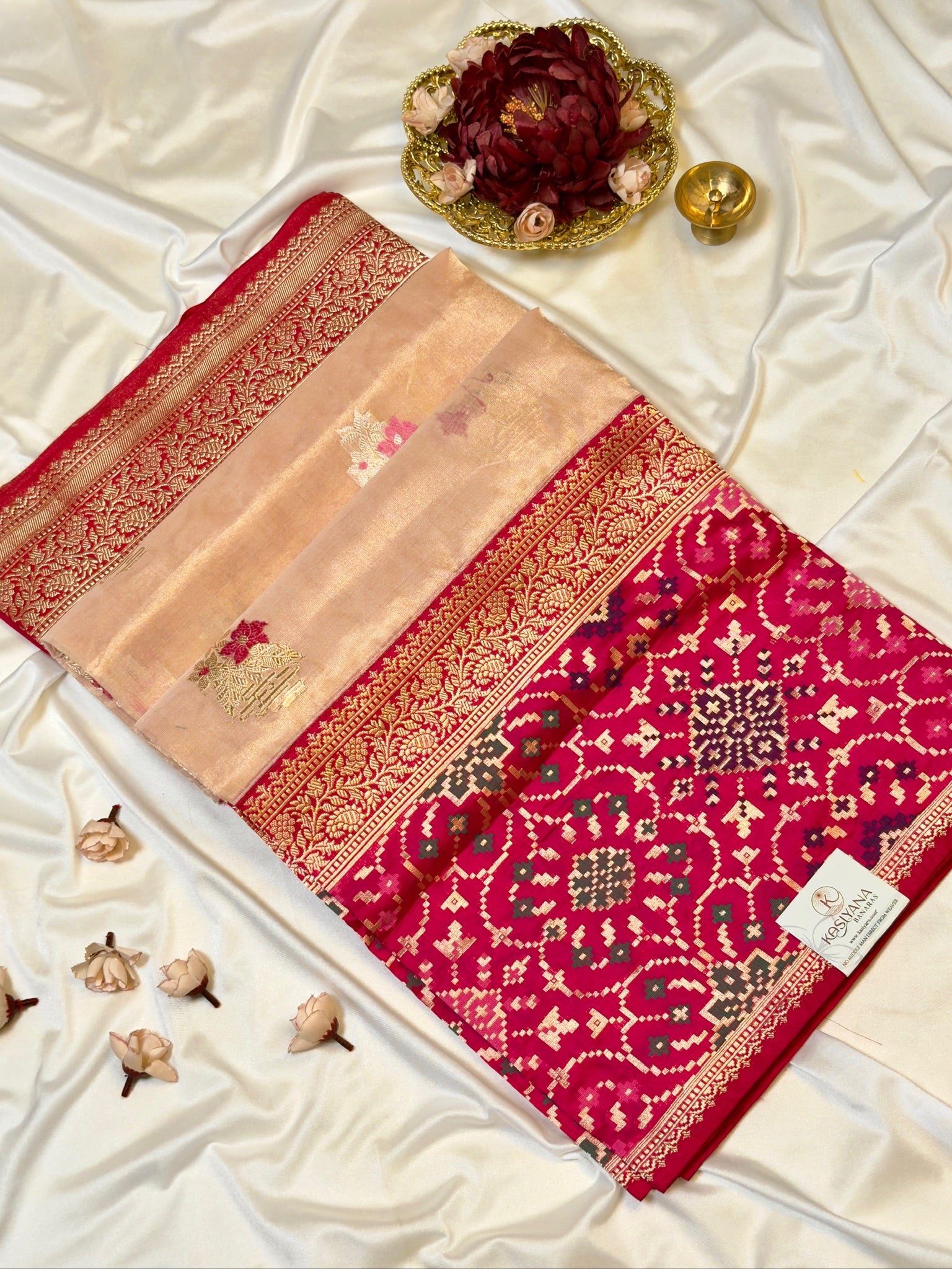 Peach Pure Tissue Silk Kadiyal Border Banarasi handwoven Saree