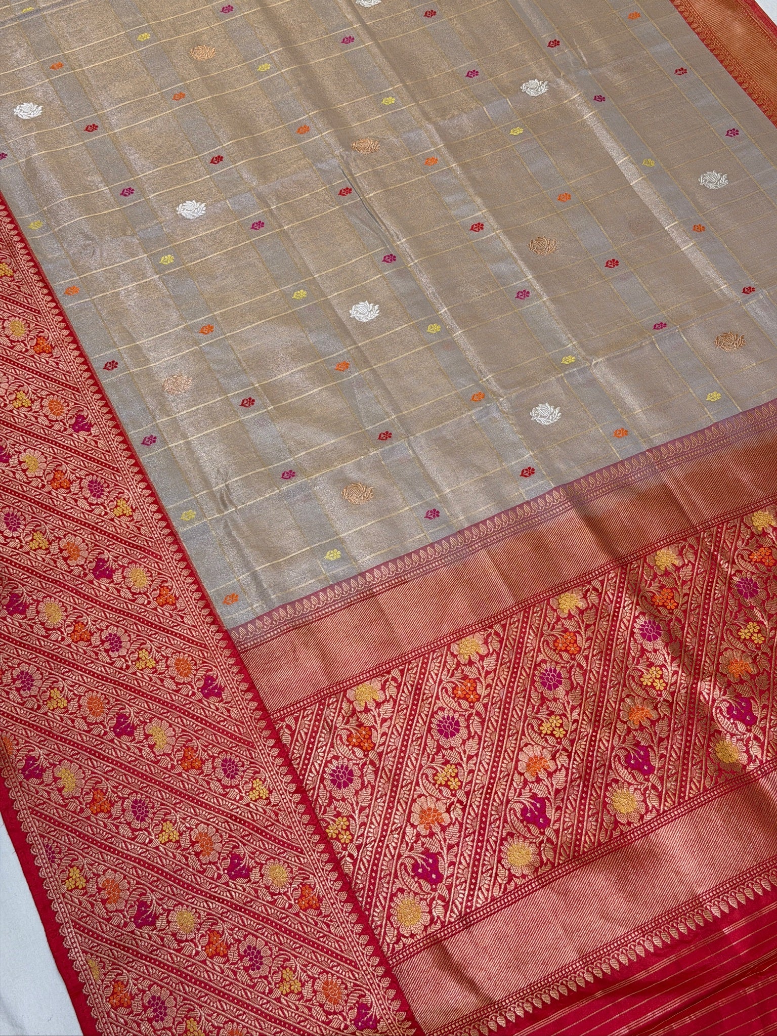 Gold Pure Tissue Silk Kadiyal Border Banarasi handwoven Saree