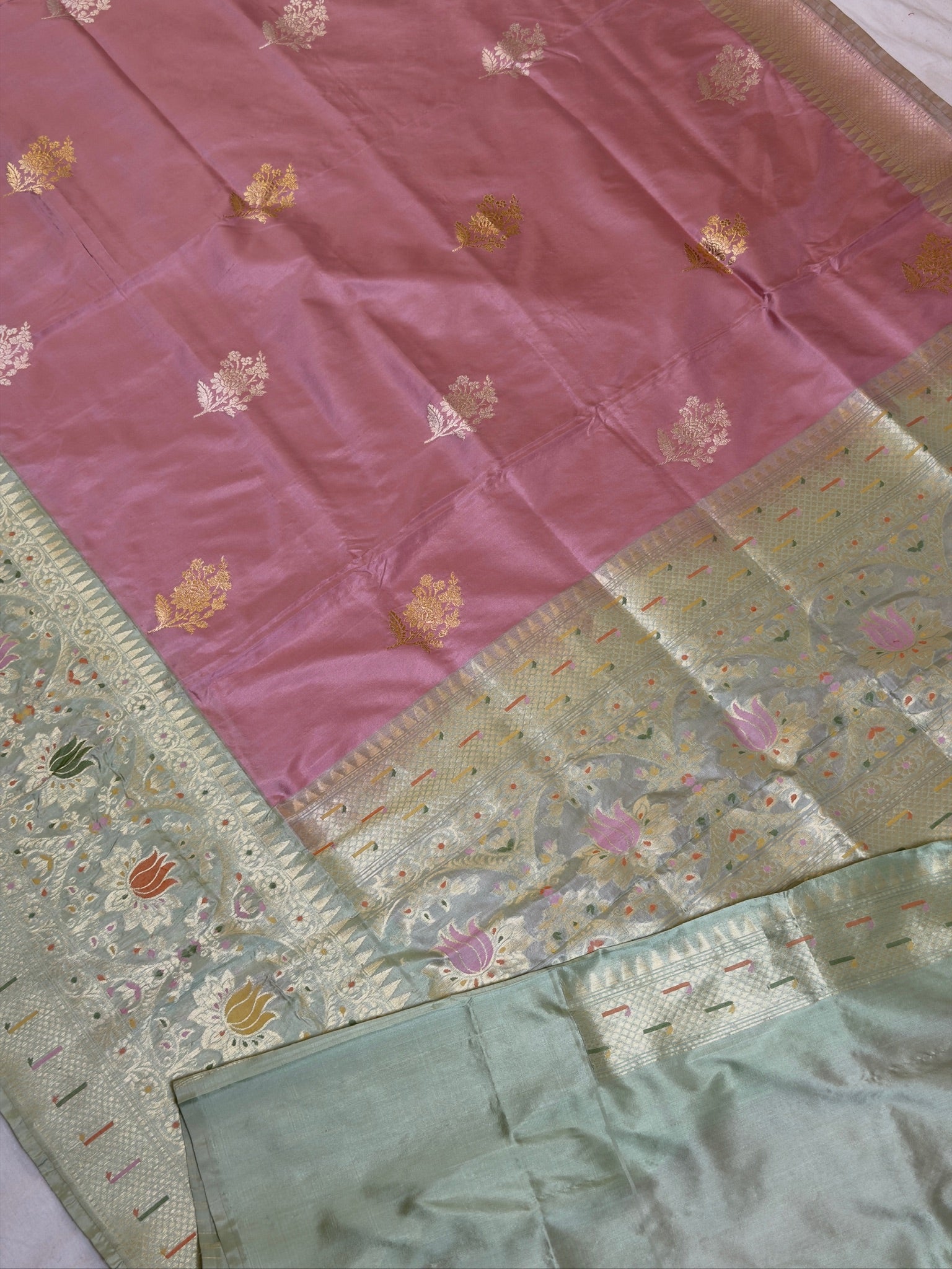 Peach Pure Katan Silk Kadiyal Border Banarasi handwoven Saree