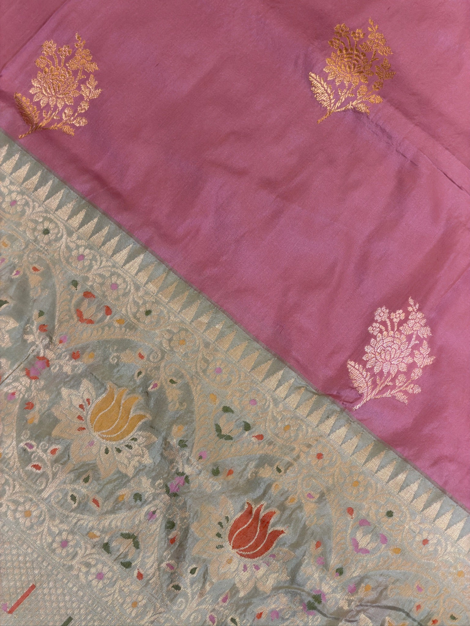 Peach Pure Katan Silk Kadiyal Border Banarasi handwoven Saree