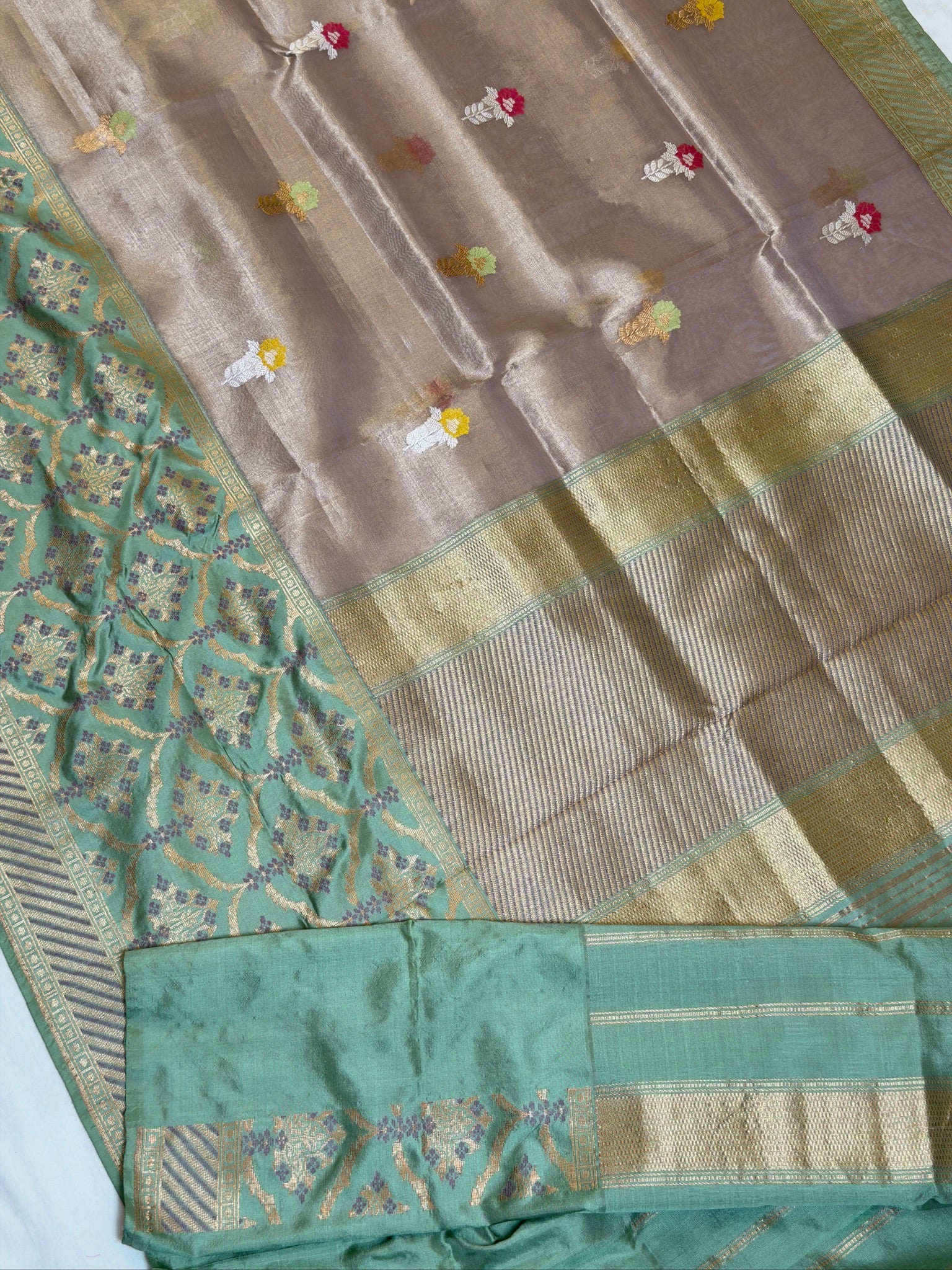 Champagne Gold Pure Tissue Silk Kadiyal Border Banarasi handwoven Saree