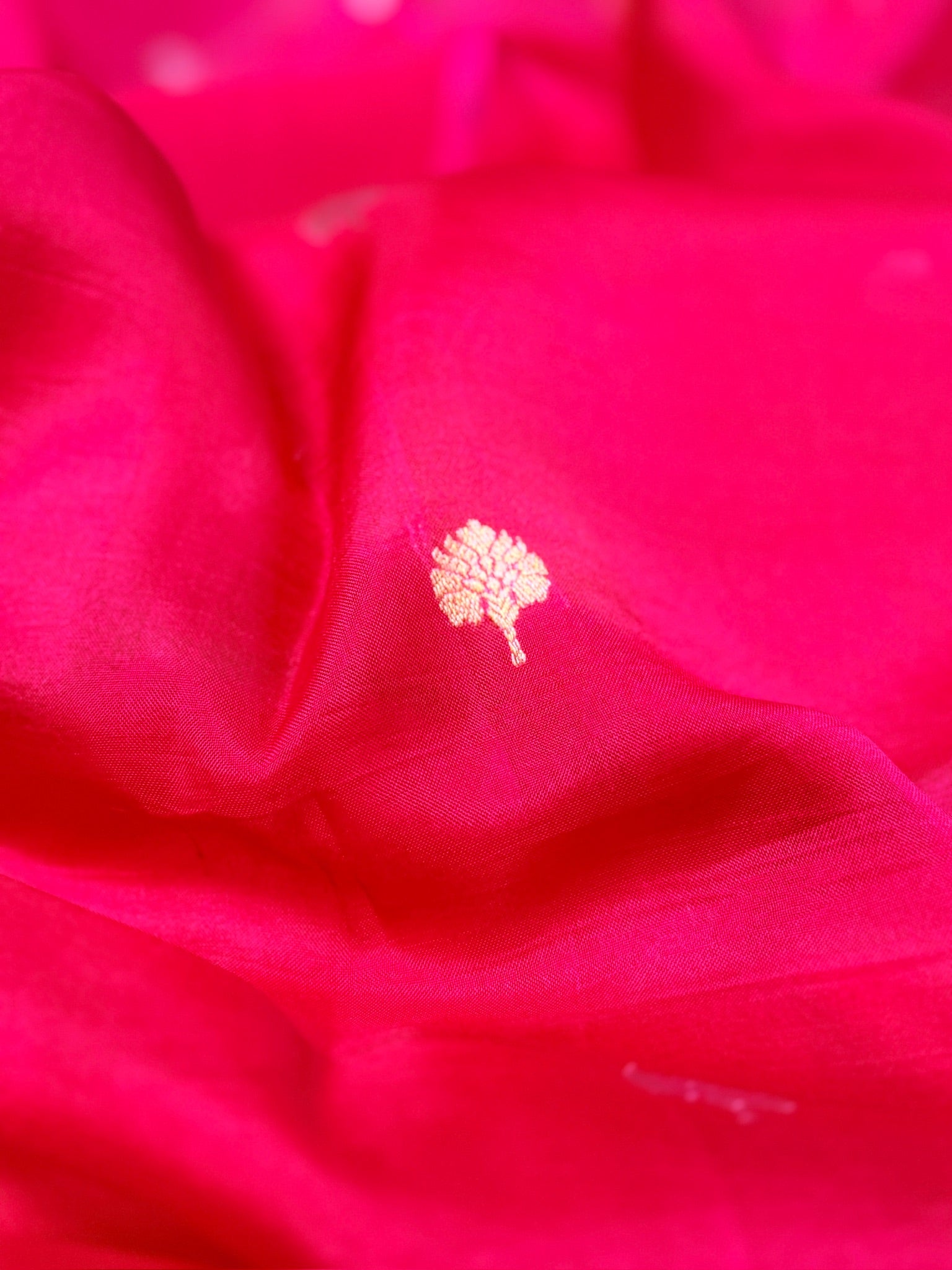 Apple Pink Handwoven Kora Silk Saree with Hand-Brush Dyeing & Zari Border