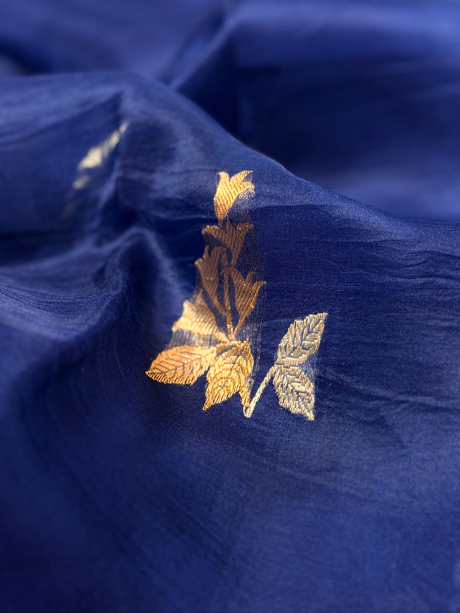 Blue Handwoven Kora Silk Saree with Hand-Brush Dyeing & Zari Border