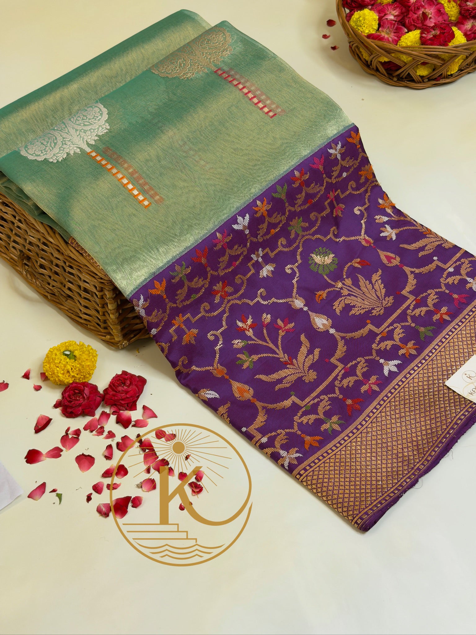 Pastel Green Premium Banarasi Kora Organza Silk Saree – 100% Handwoven | Elegant & Timeless Design