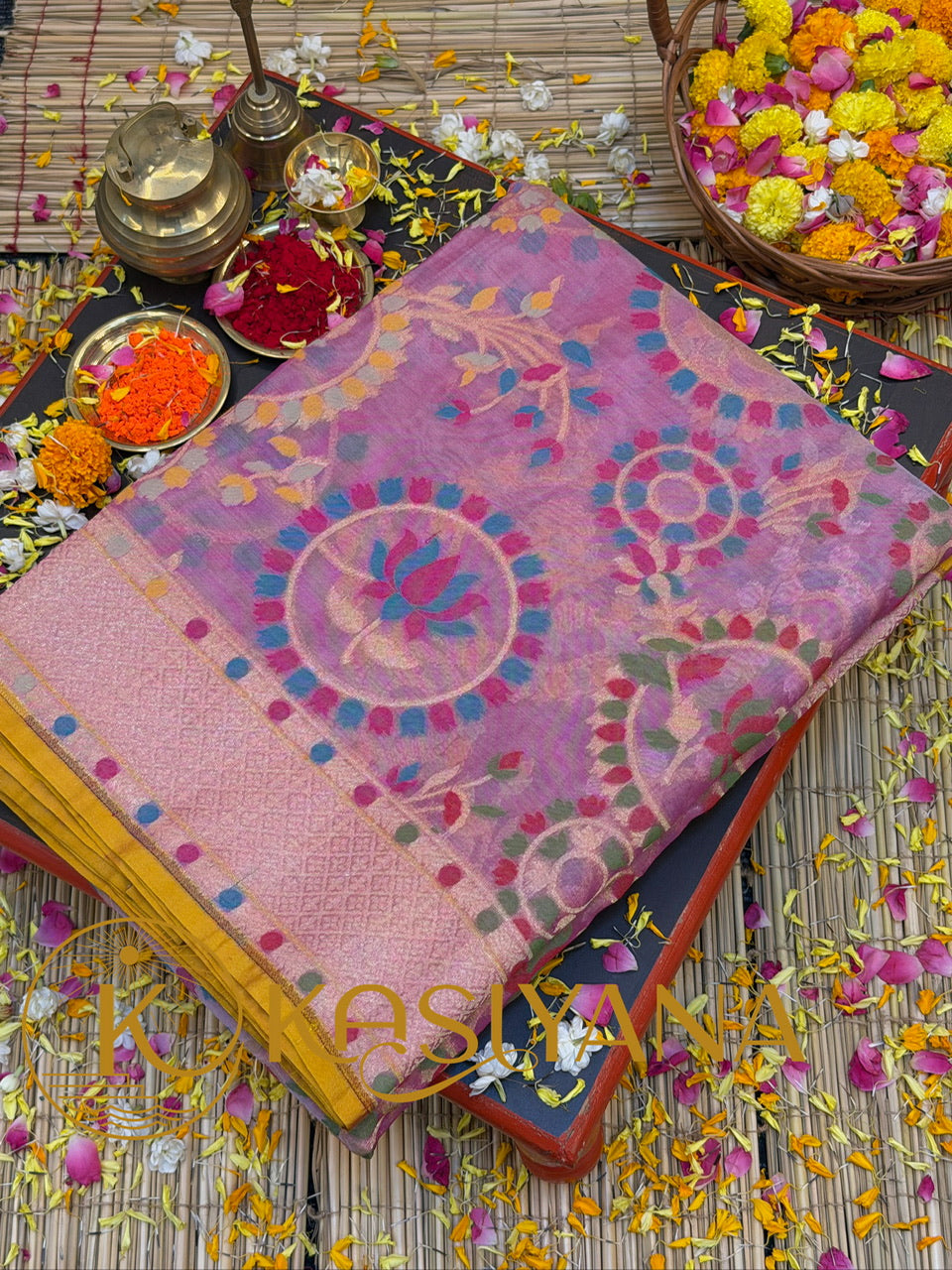 Handwoven Kora Jamdani Silk Saree – Lilac Pink with Floral Zari Border