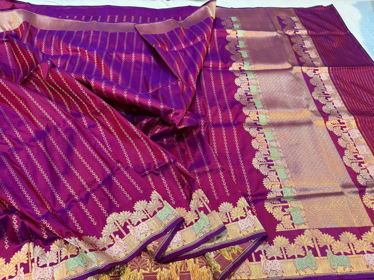 Banarasi Handloom Kadhua Tilfi mina Pichwe Border saree