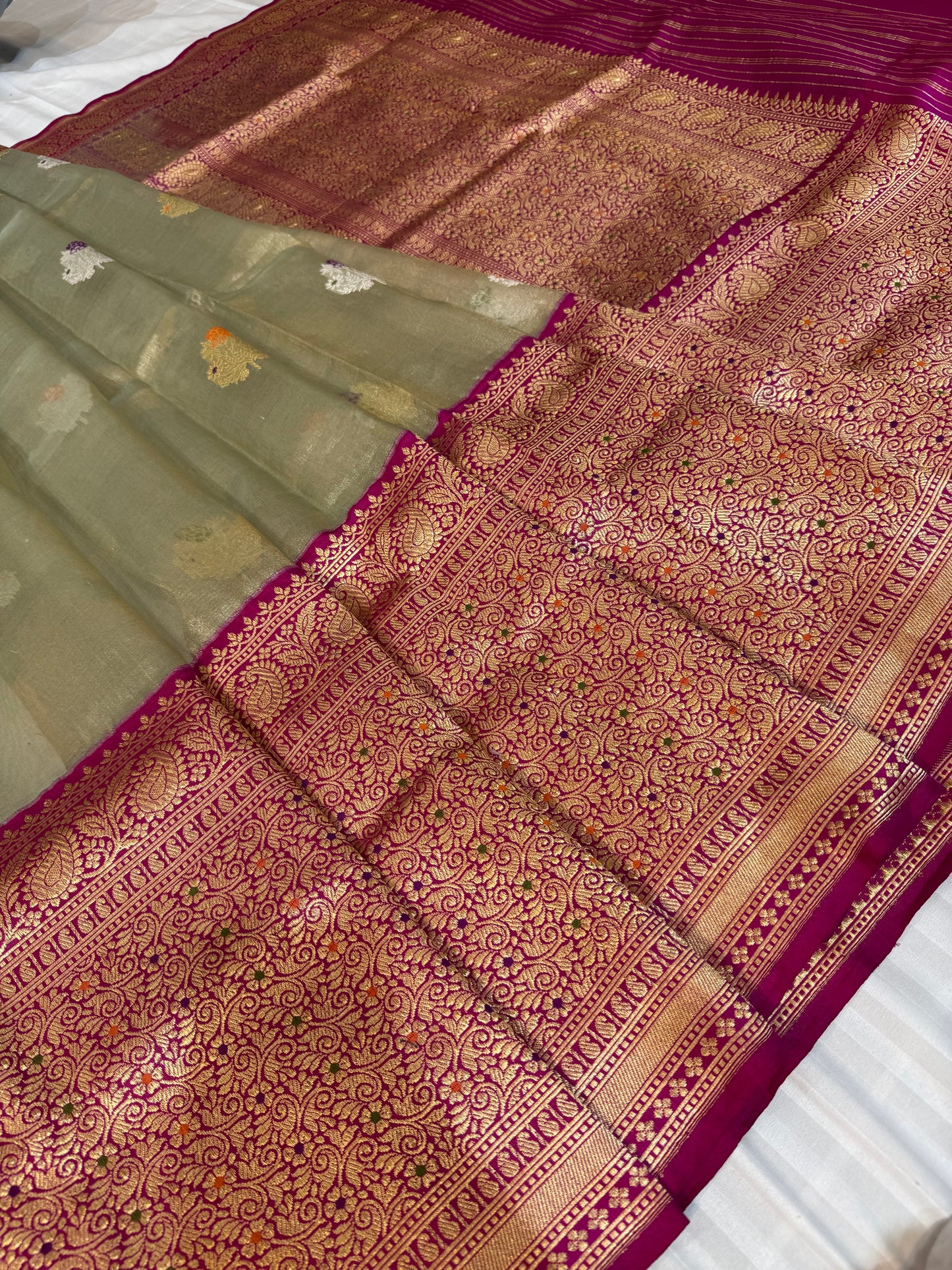 Pista Green Handwoven Pure Banarasi Tissue Silk Saree