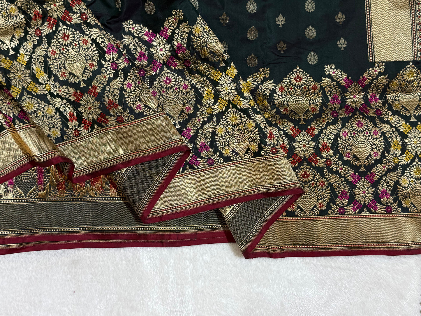 Banarasi Ektra Silk Elegant Border Silk Handloom Saree