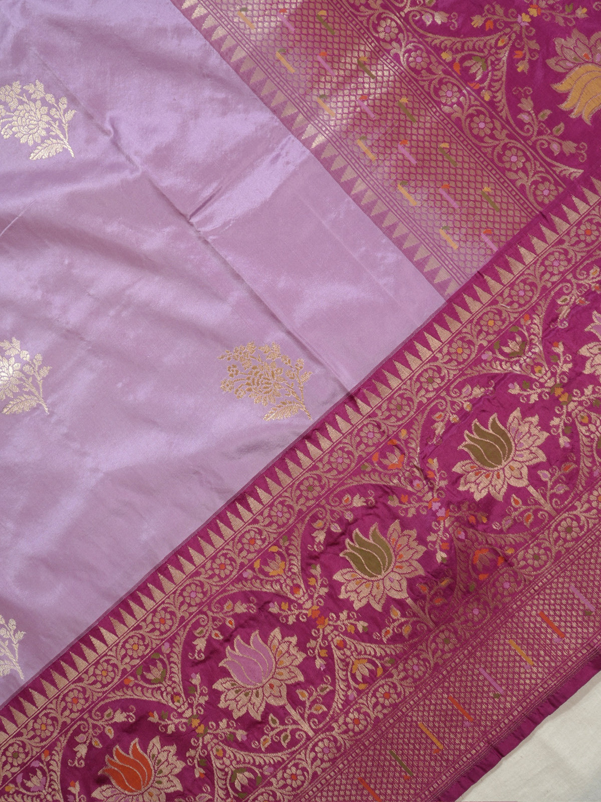 Lavender Pure Katan Silk Kadiyal Border Banarasi handwoven Saree