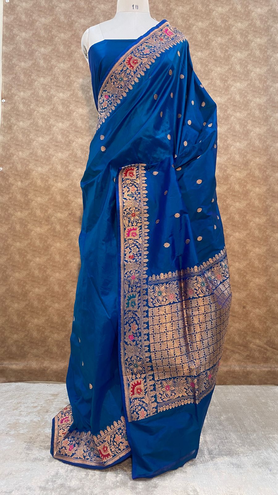 Pure Katan silk kaduwa Banarasi Open Border Zari Aanchal Booti Saree