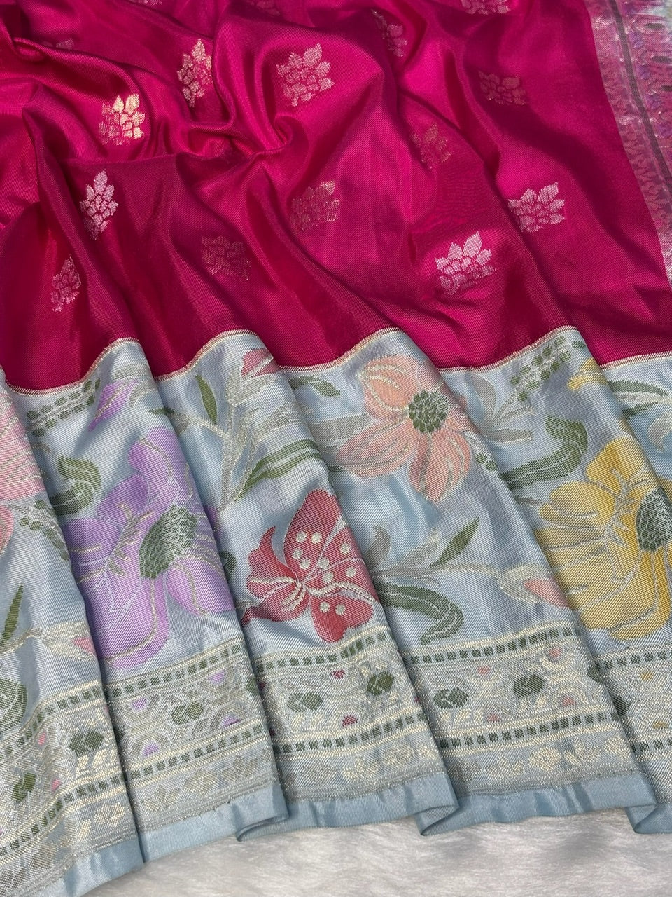 Apple Red  Handwoven Pure Banarasi Ektara Silk Saree – Kadwa Iktara Weave, Pure Mulberry Silk