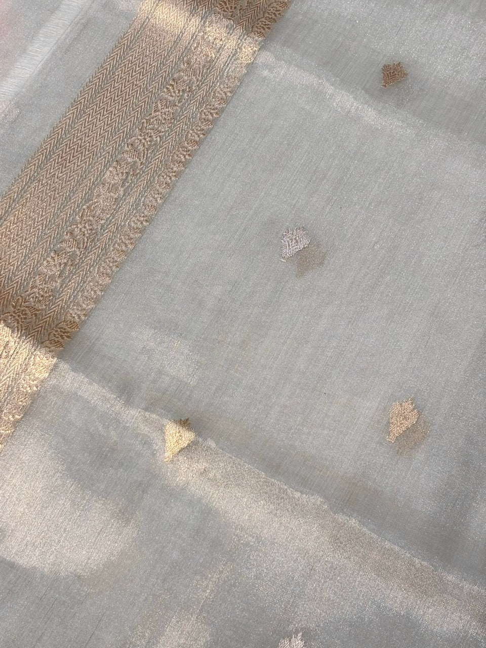 Silver Mist 39Handwoven Pure Banarasi Tissue Silk Saree