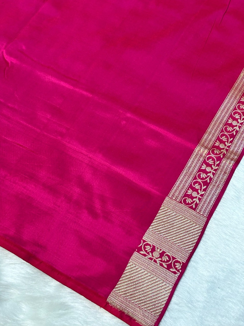 Apple Red Handwoven Pure Banarasi Silk Saree – Kadwa Weave in 100% Katan Mulberry Silk