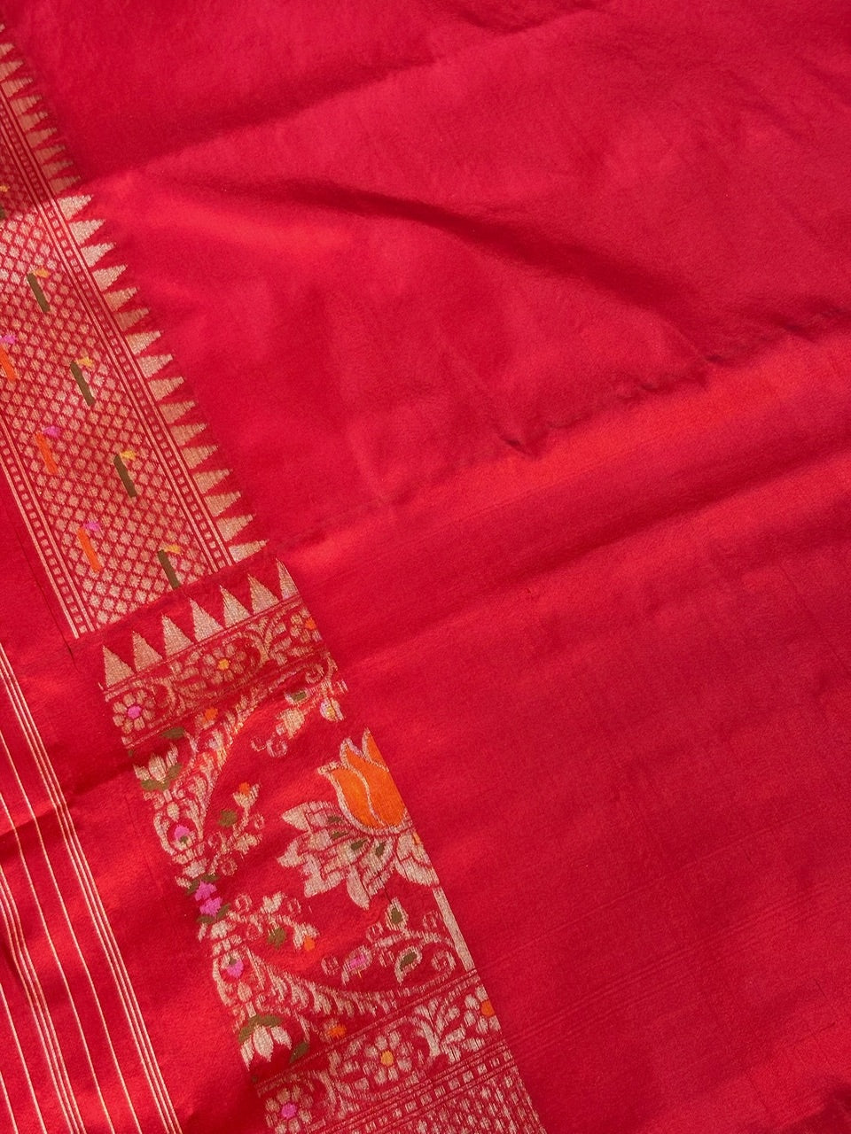 Leaf Green Handwoven Pure Banarasi Tissue Silk Saree