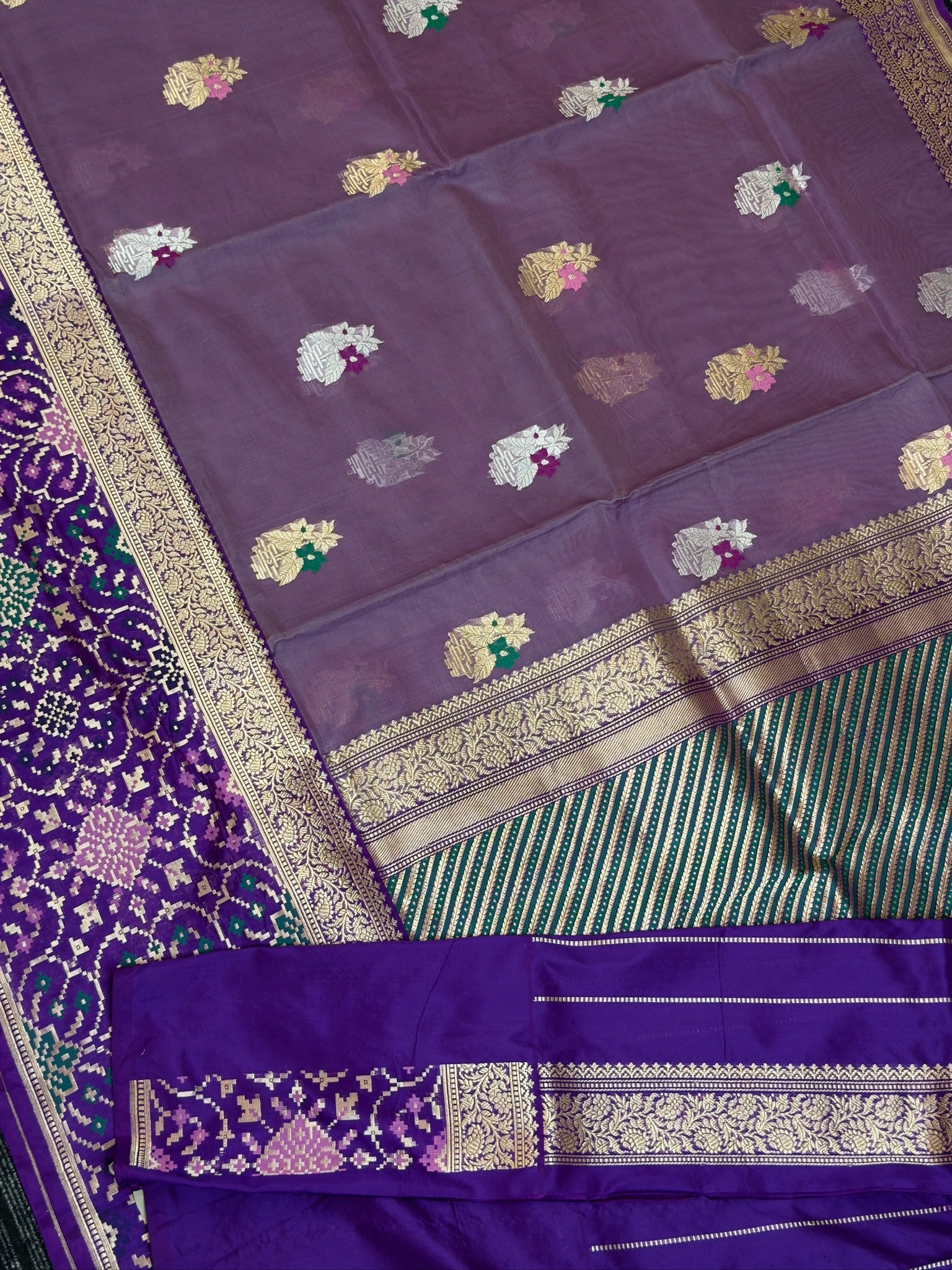 Regal Lavender Premium Banarasi Kora Organza Silk Saree – 100% Handwoven | Elegant & Timeless Design