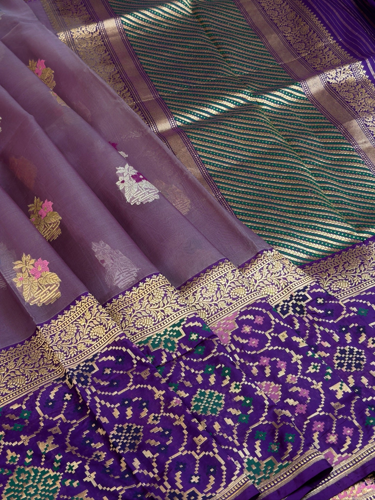 Regal Lavender Premium Banarasi Kora Organza Silk Saree – 100% Handwoven | Elegant & Timeless Design