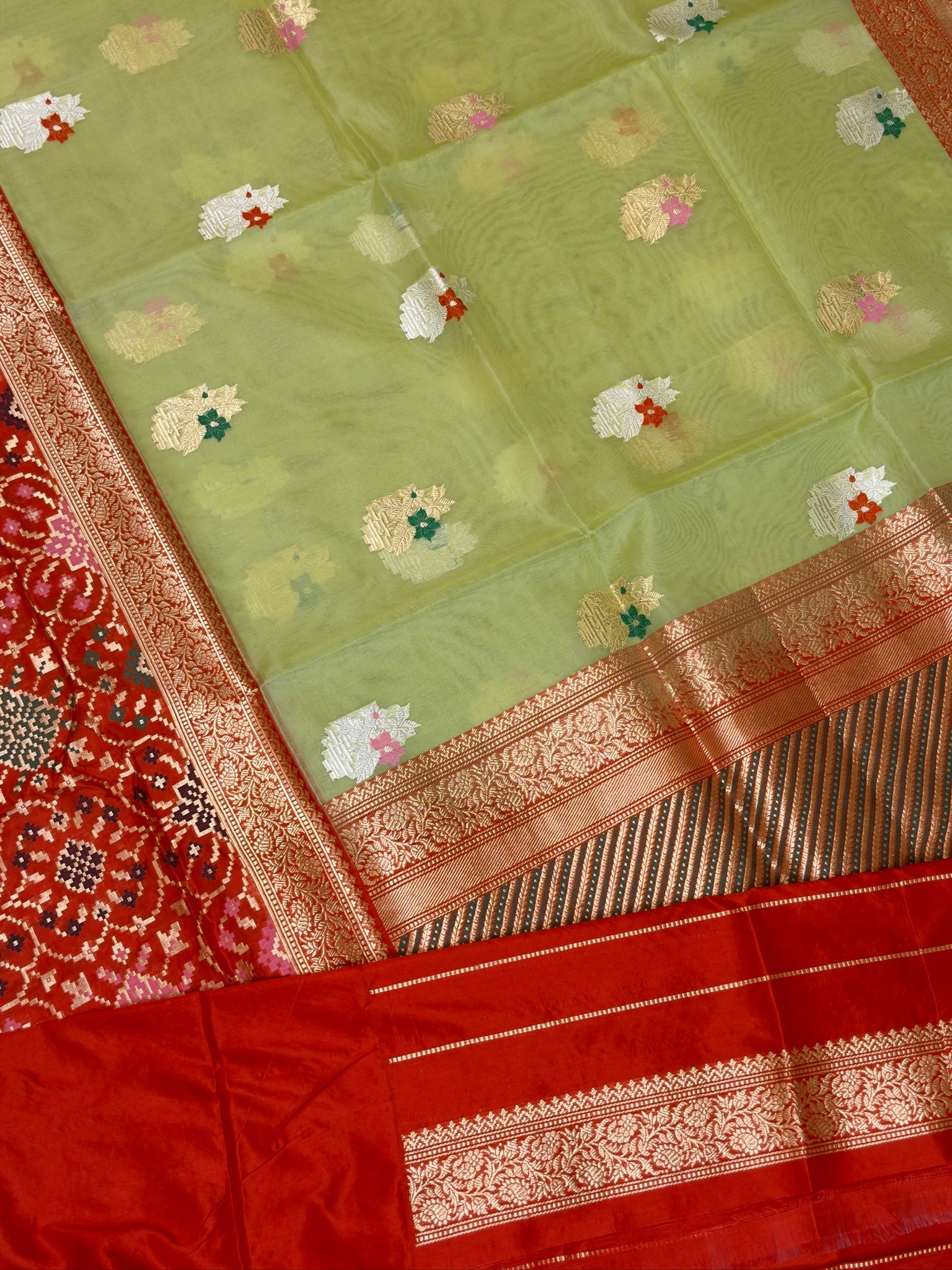 Pista Green Premium Banarasi Kora Organza Silk Saree – 100% Handwoven | Elegant & Timeless Design
