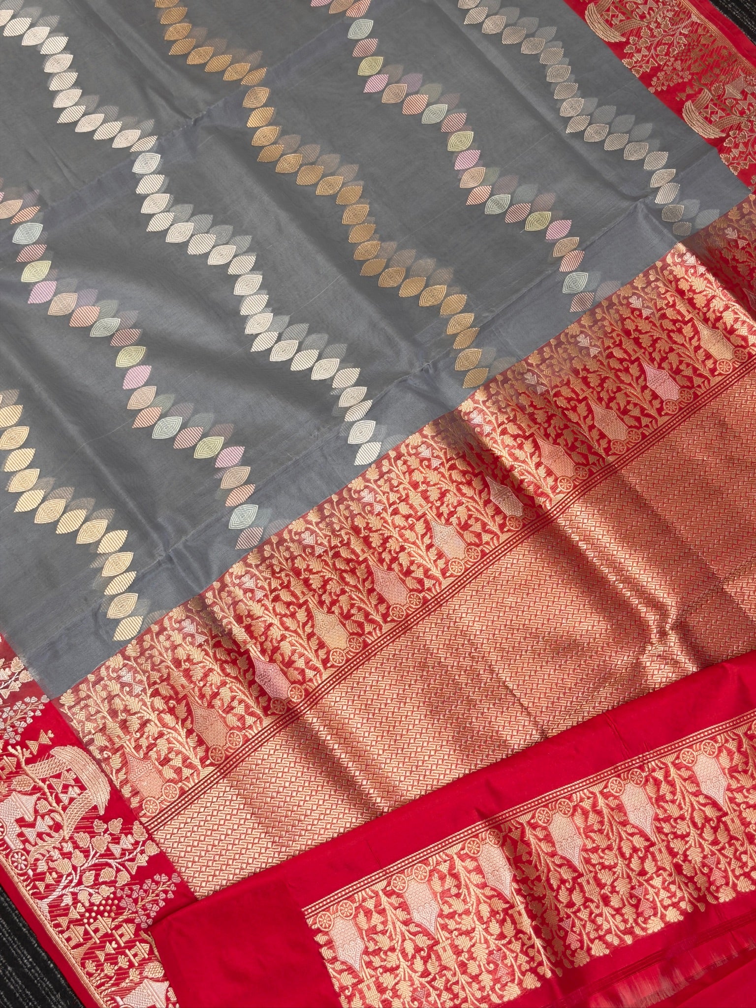 Ash Grey Premium Banarasi Kora Organza Silk Saree – 100% Handwoven | Elegant & Timeless Design
