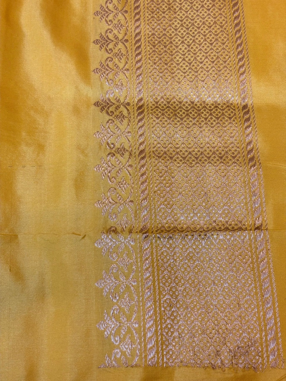 Yellow Handwoven Pure Banarasi Silk Saree – Kadwa Weave in 100% Katan Mulberry Silk